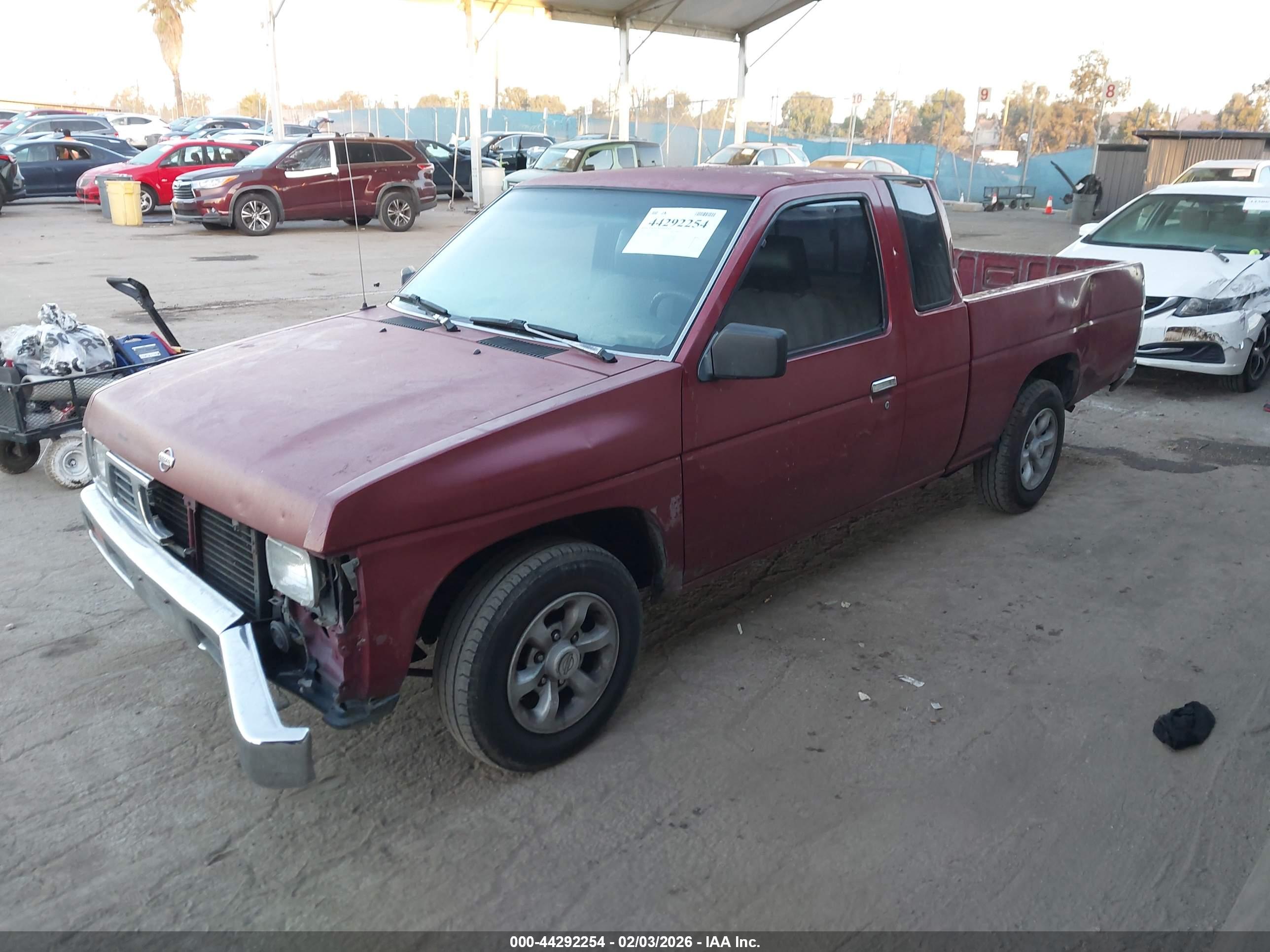 NISSAN 4X2 image 2
