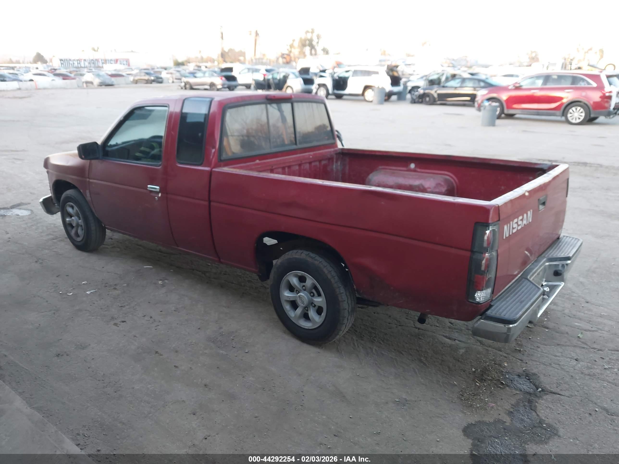 NISSAN 4X2 image 3