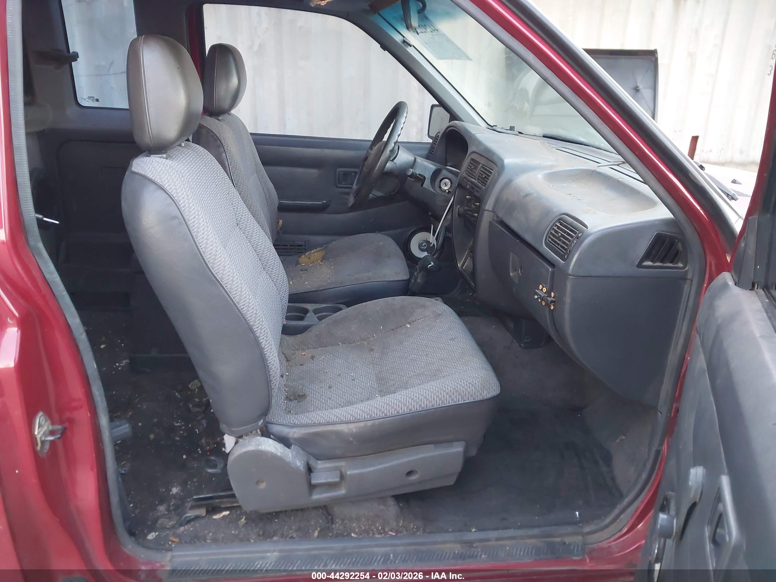 NISSAN 4X2 image 5