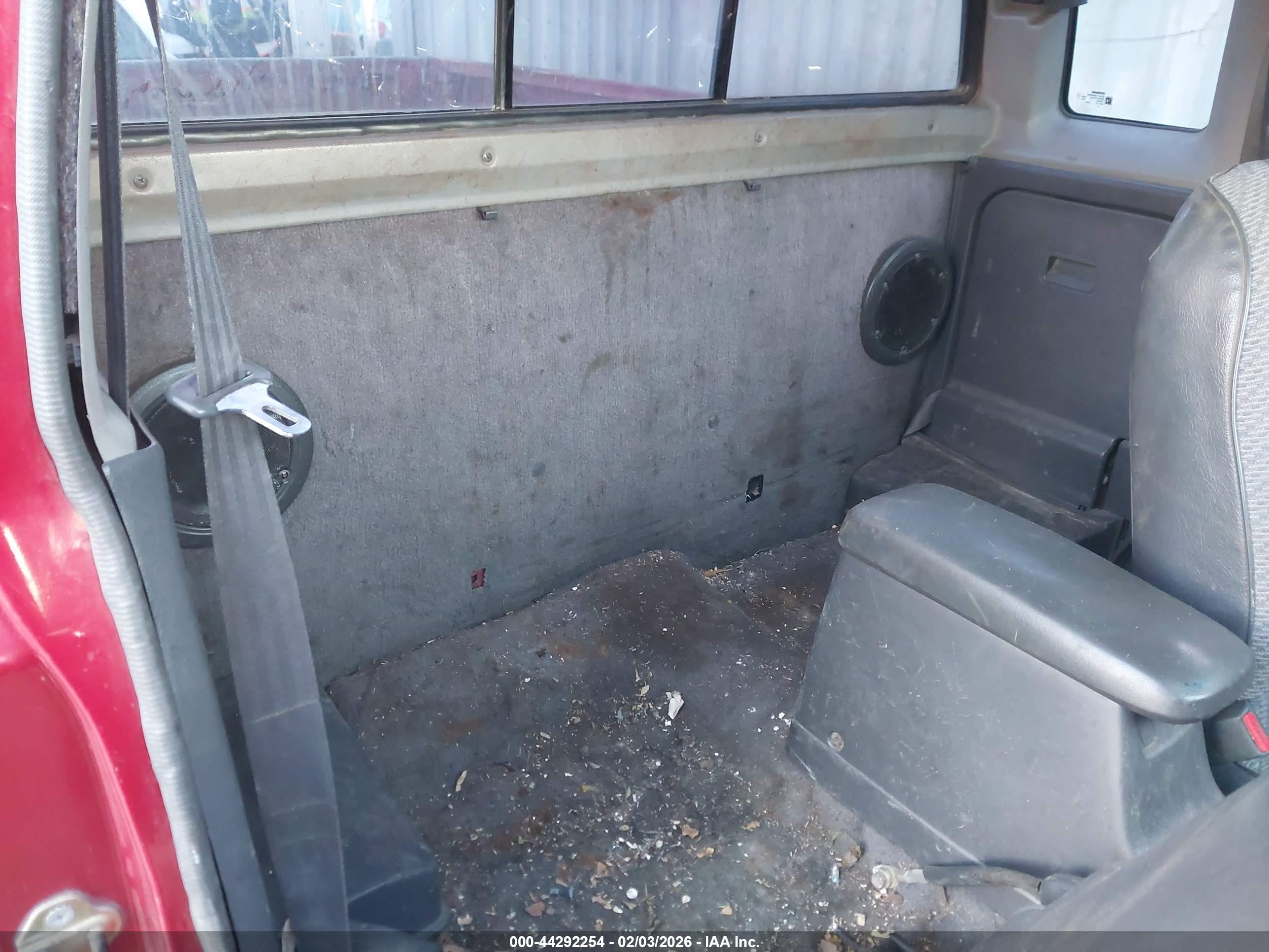 NISSAN 4X2 image 8