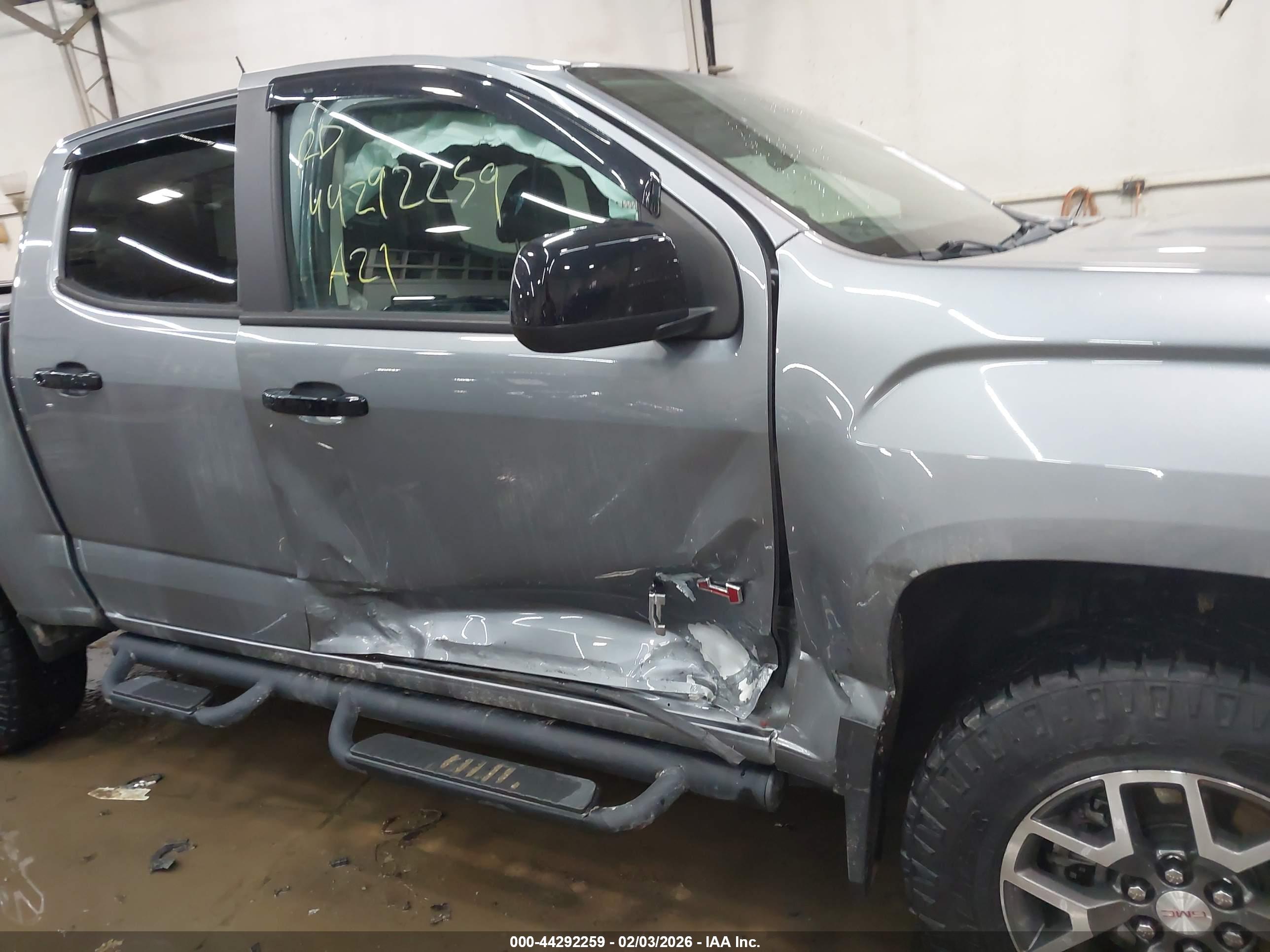 GMC CANYON image 6