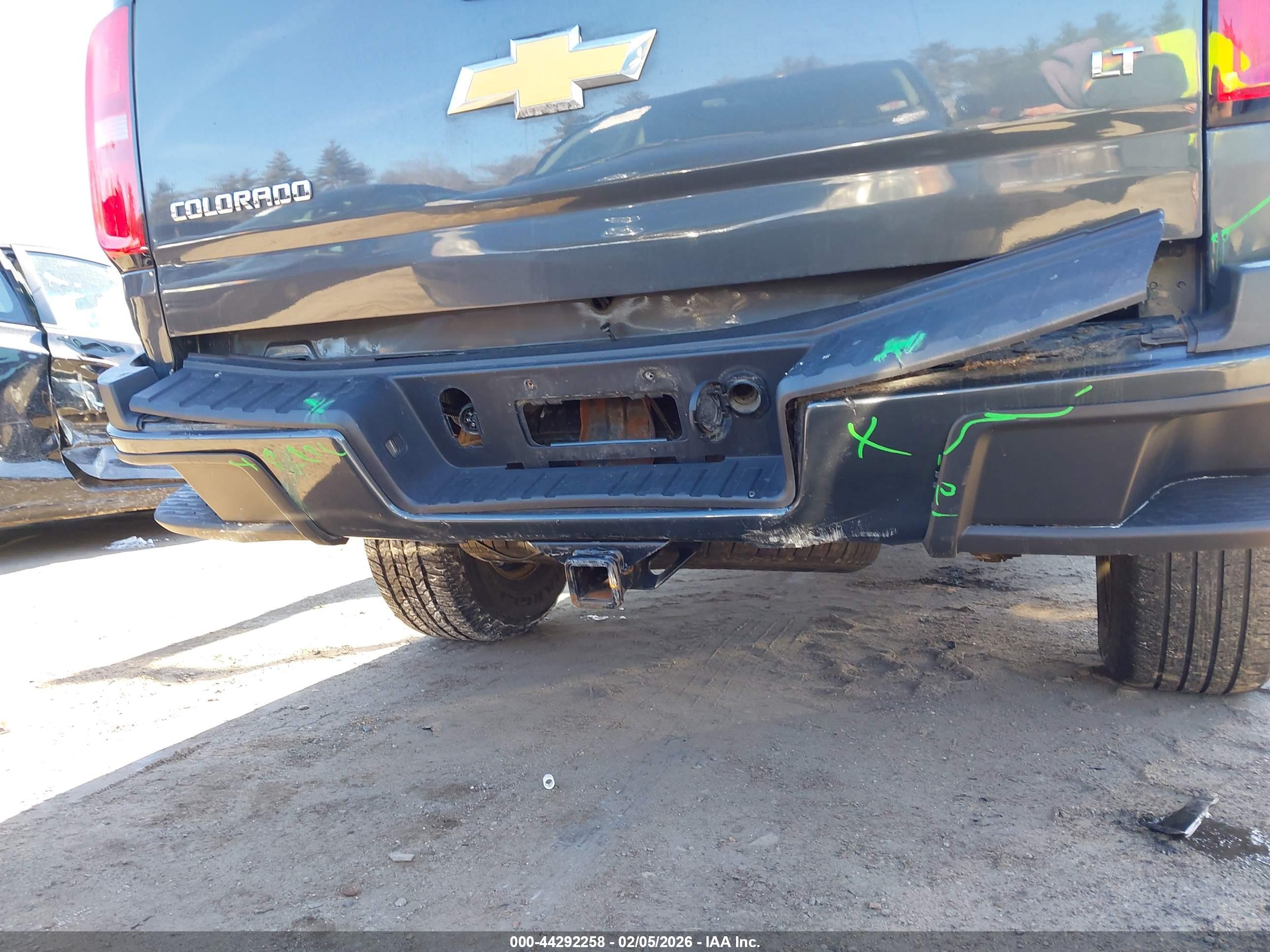 CHEVROLET COLORADO image 6