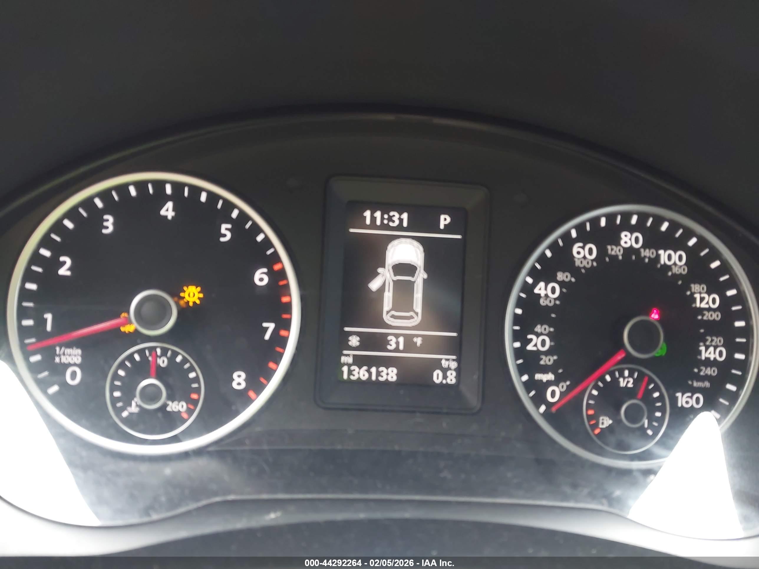 VOLKSWAGEN TIGUAN image 7