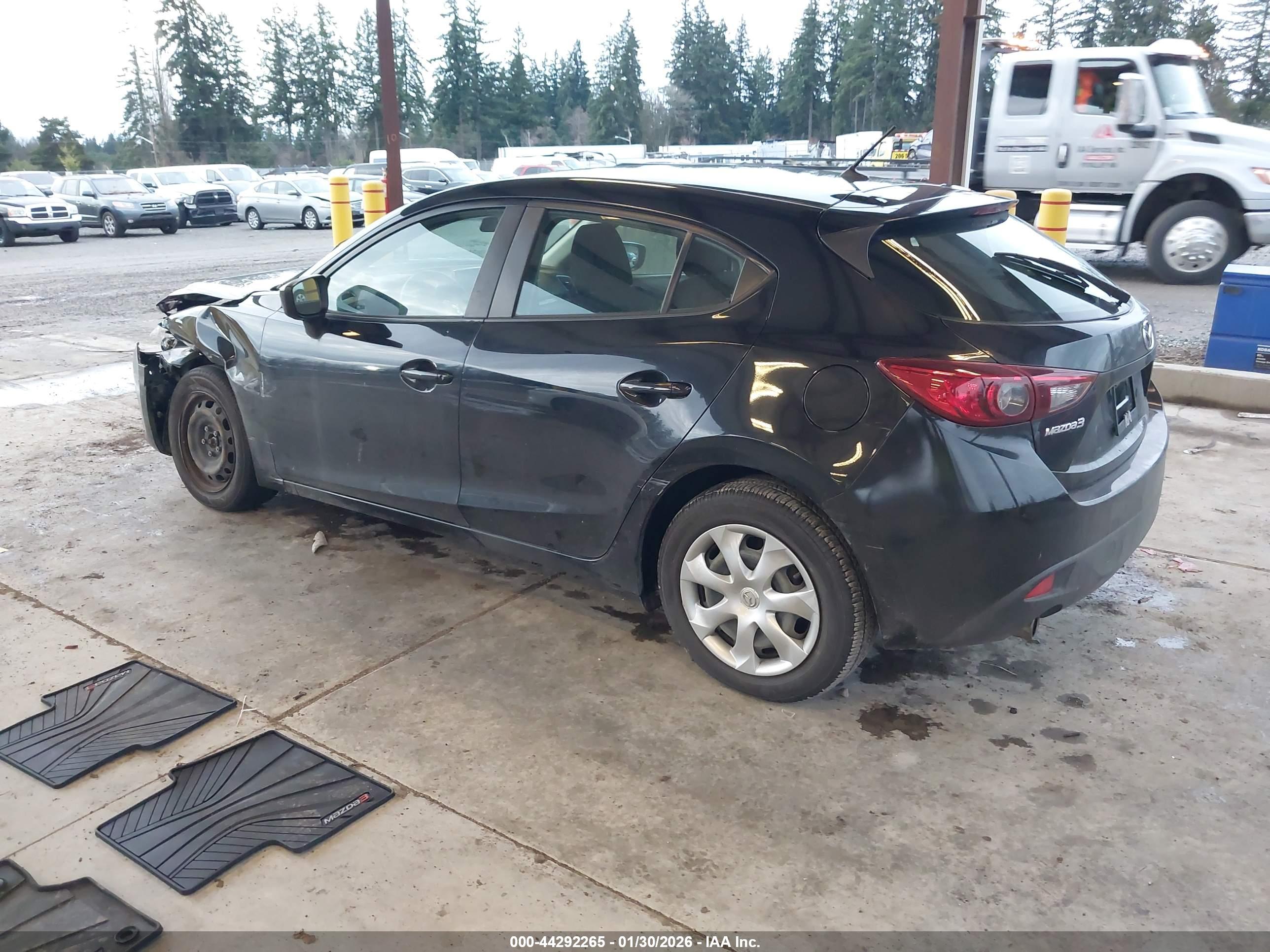 MAZDA MAZDA3 image 3