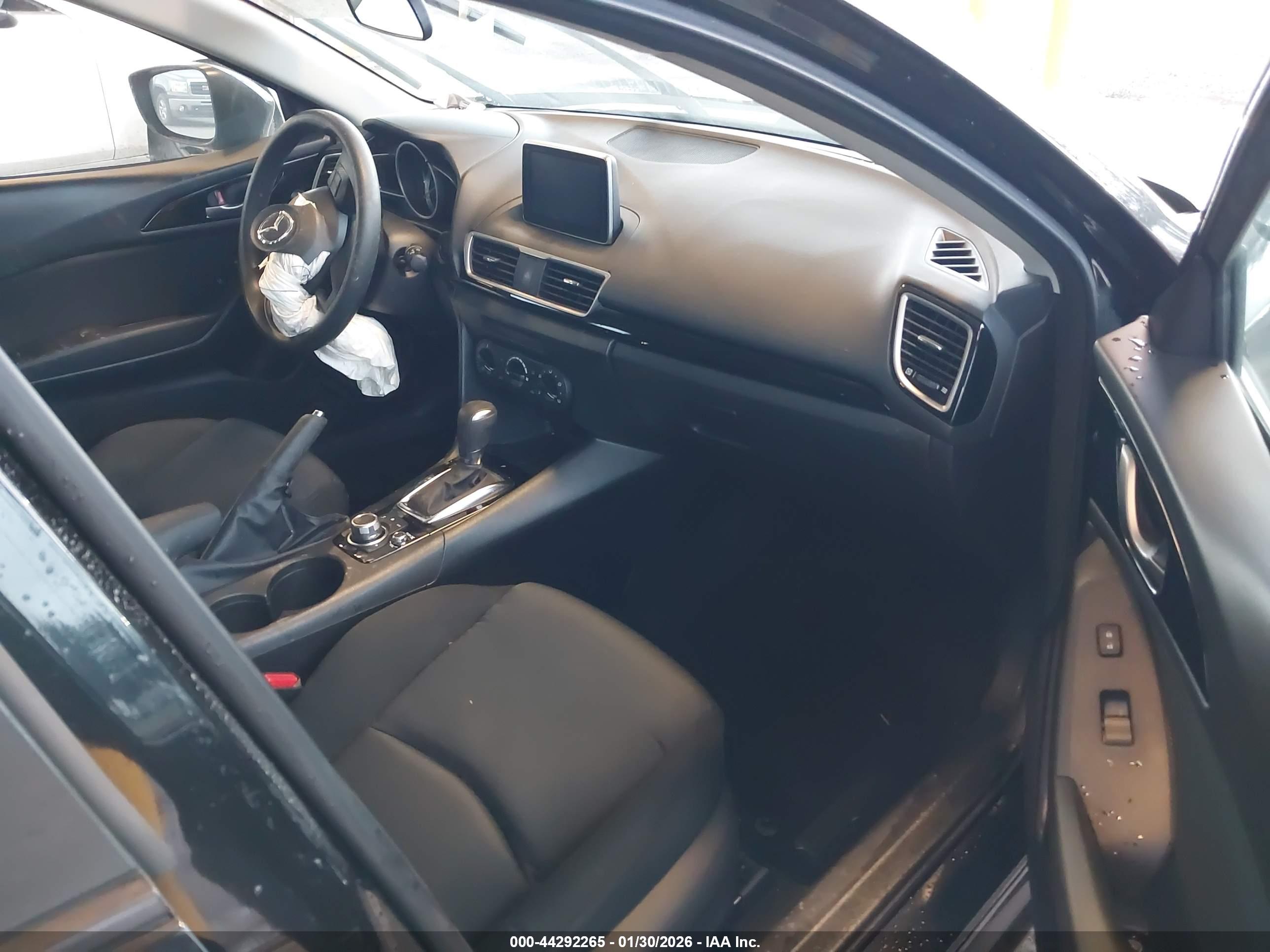 MAZDA MAZDA3 image 5