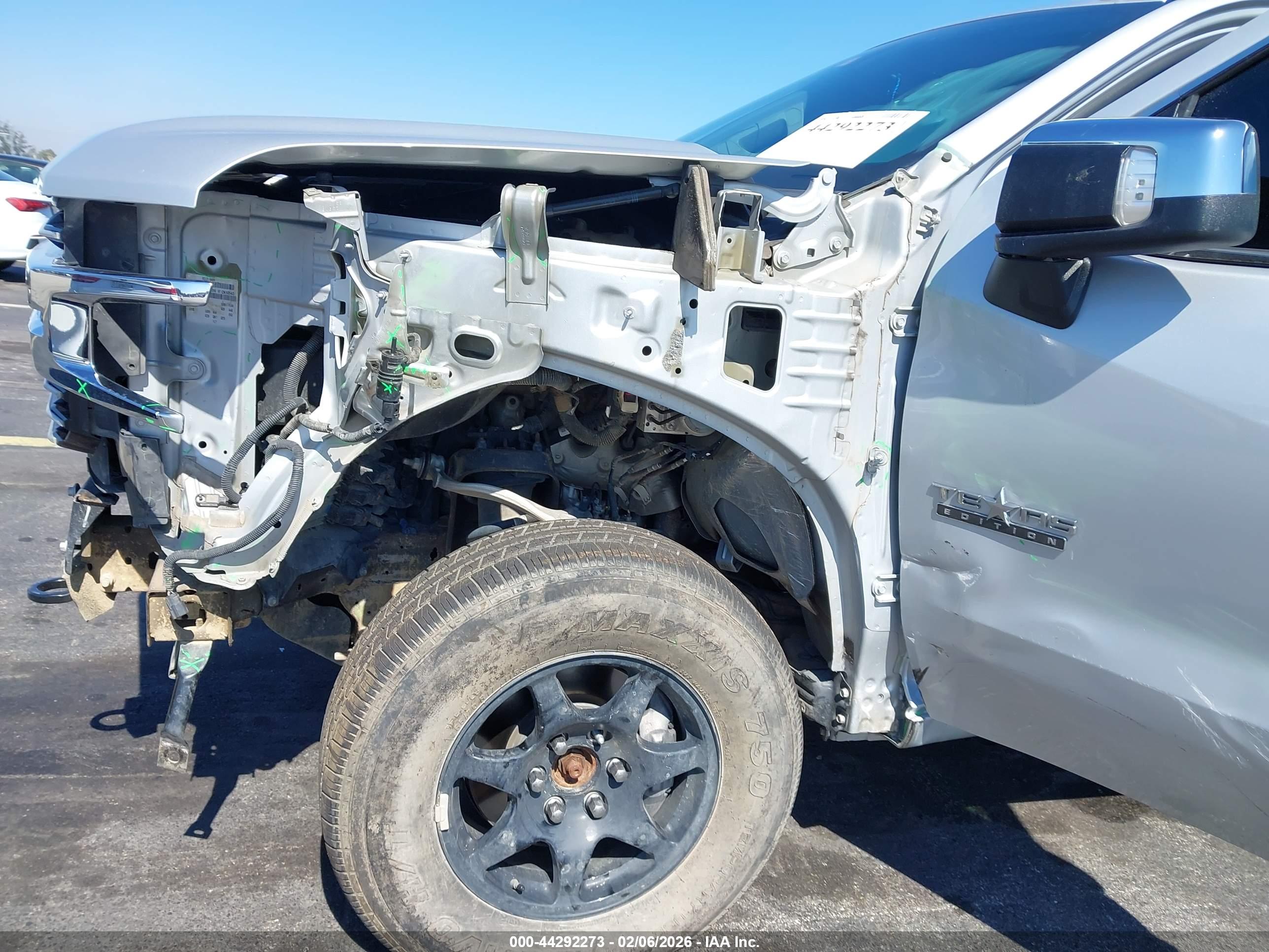 CHEVROLET SILVERADO image 6
