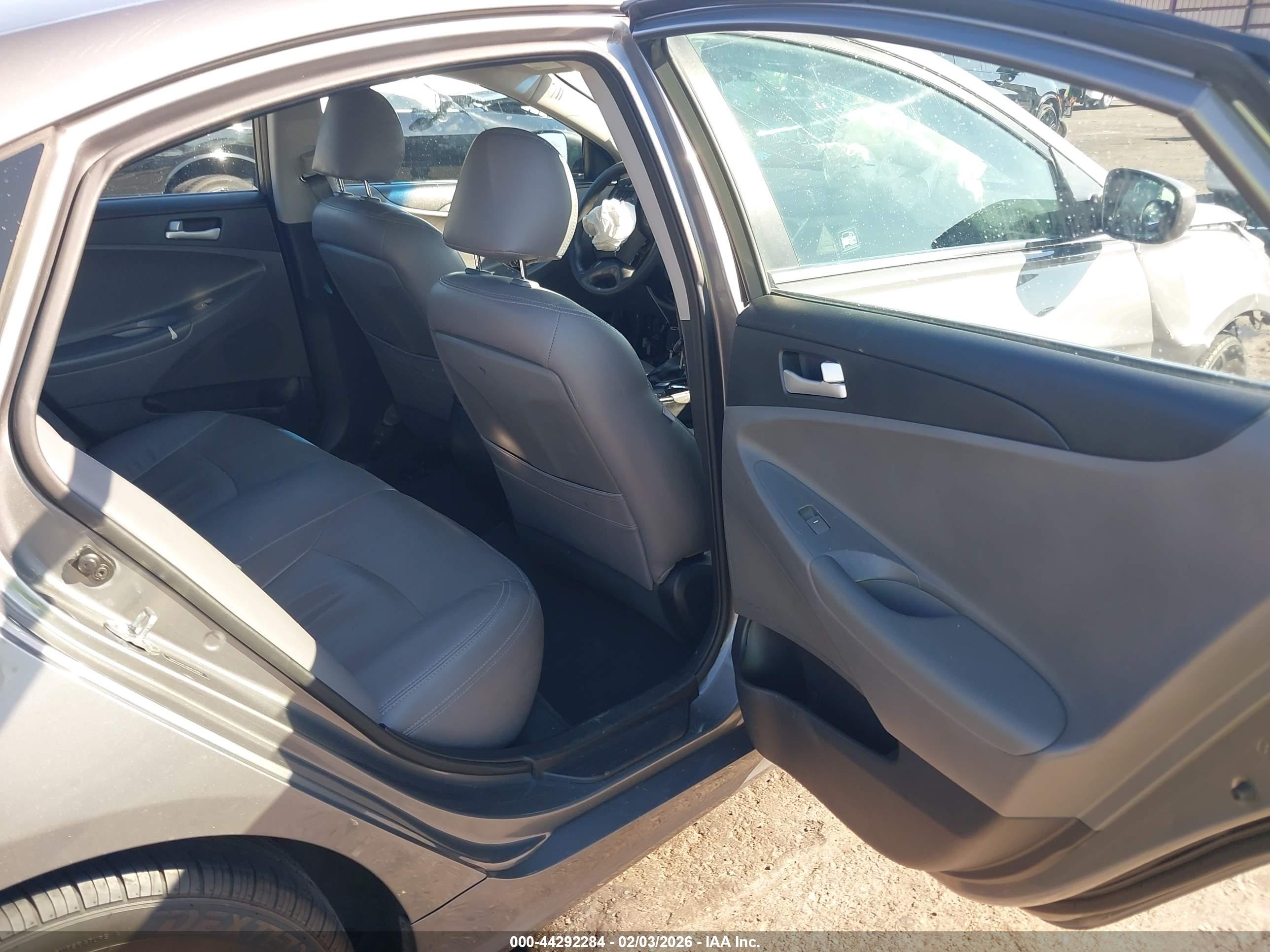 HYUNDAI SONATA image 8