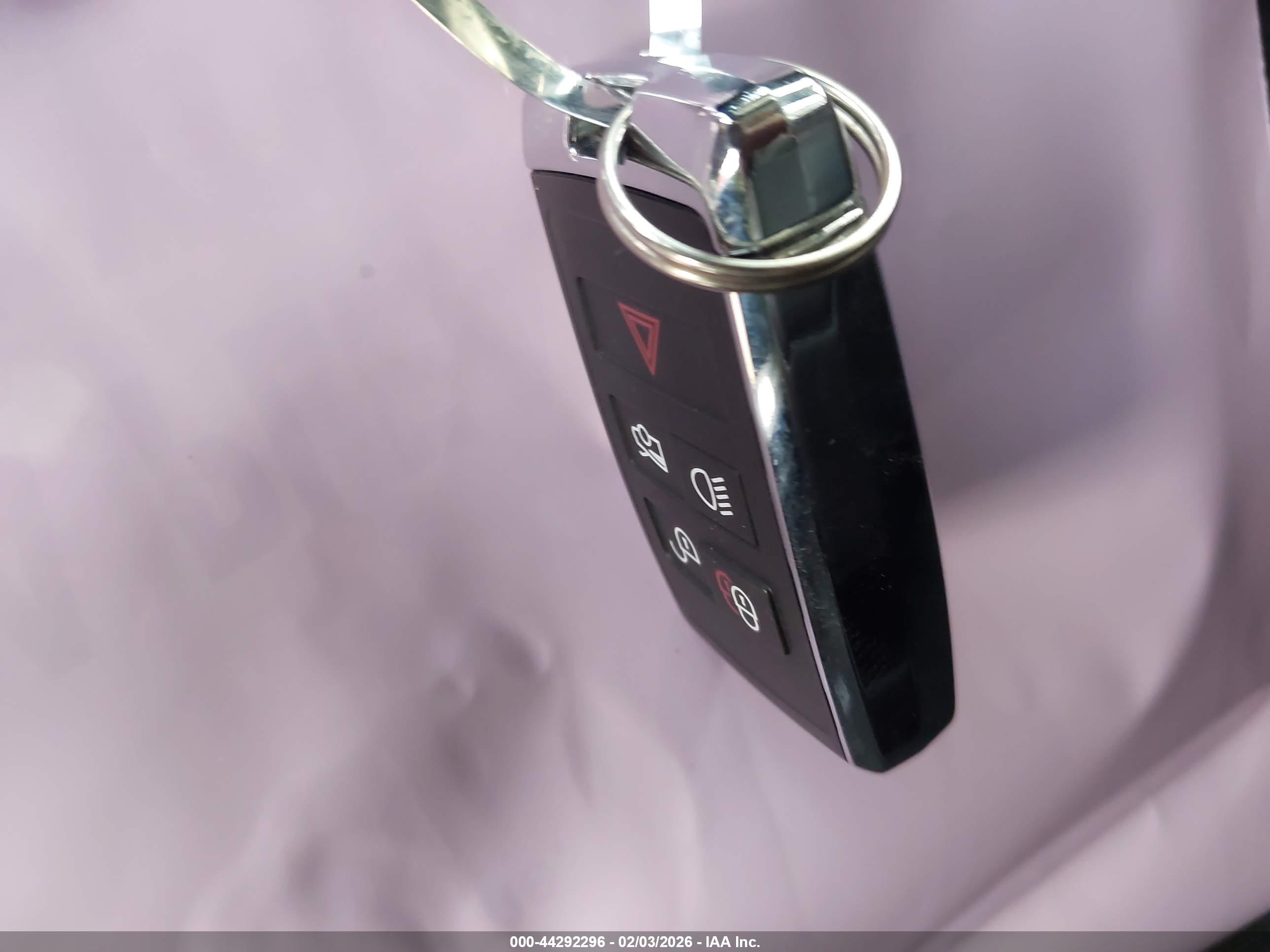 JAGUAR XF image 11