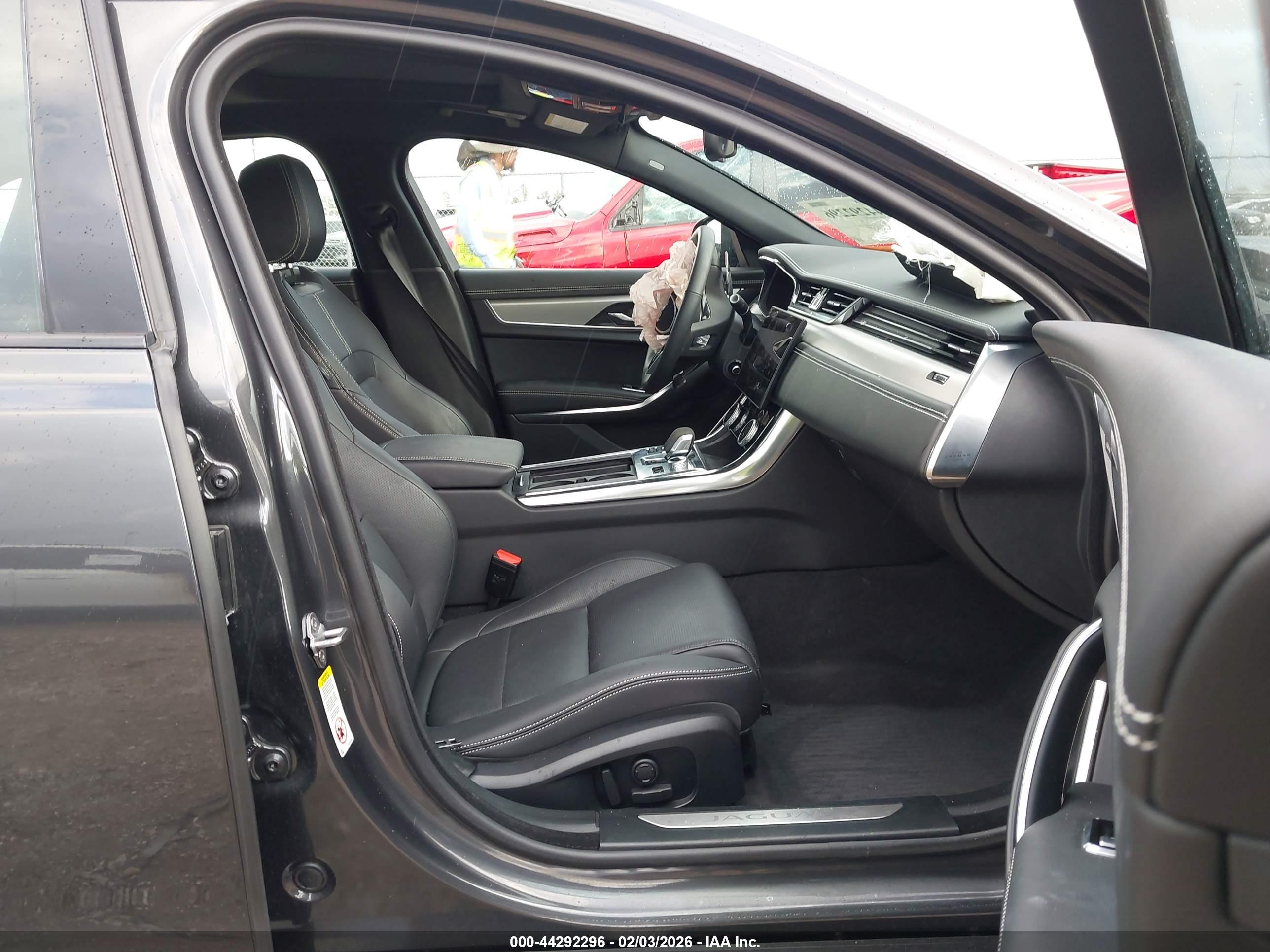 JAGUAR XF image 5