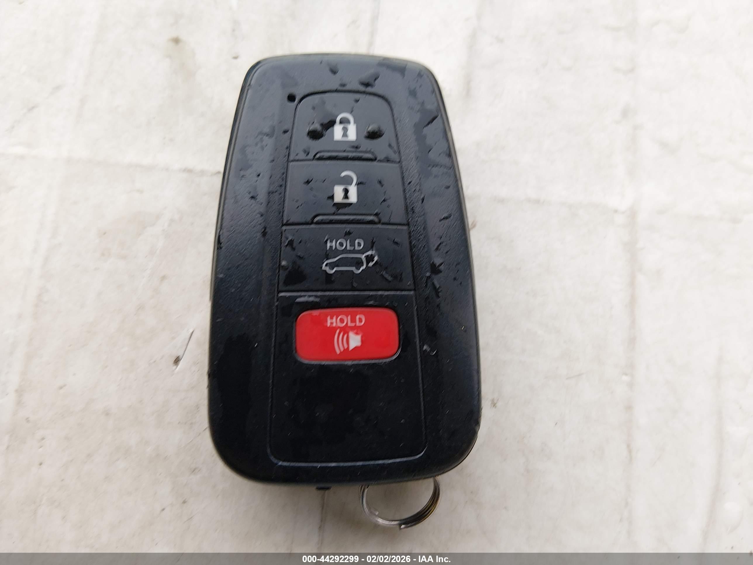 TOYOTA RAV4 image 11