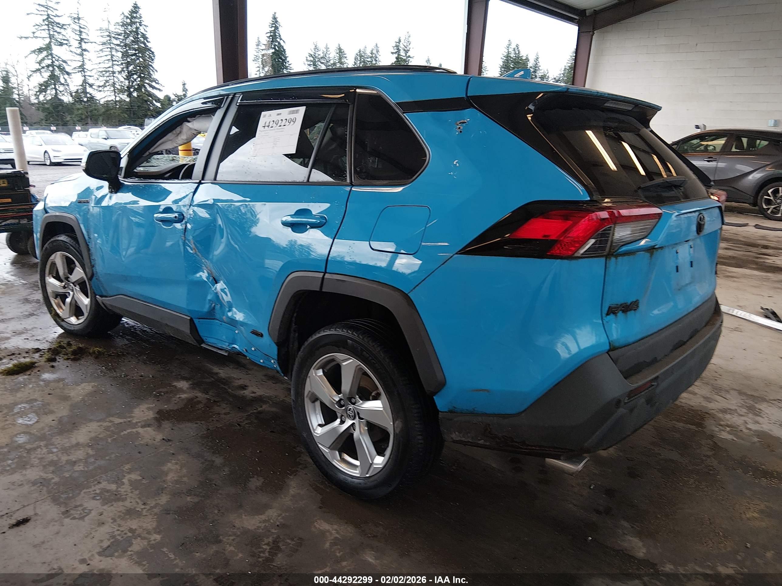 TOYOTA RAV4 image 3