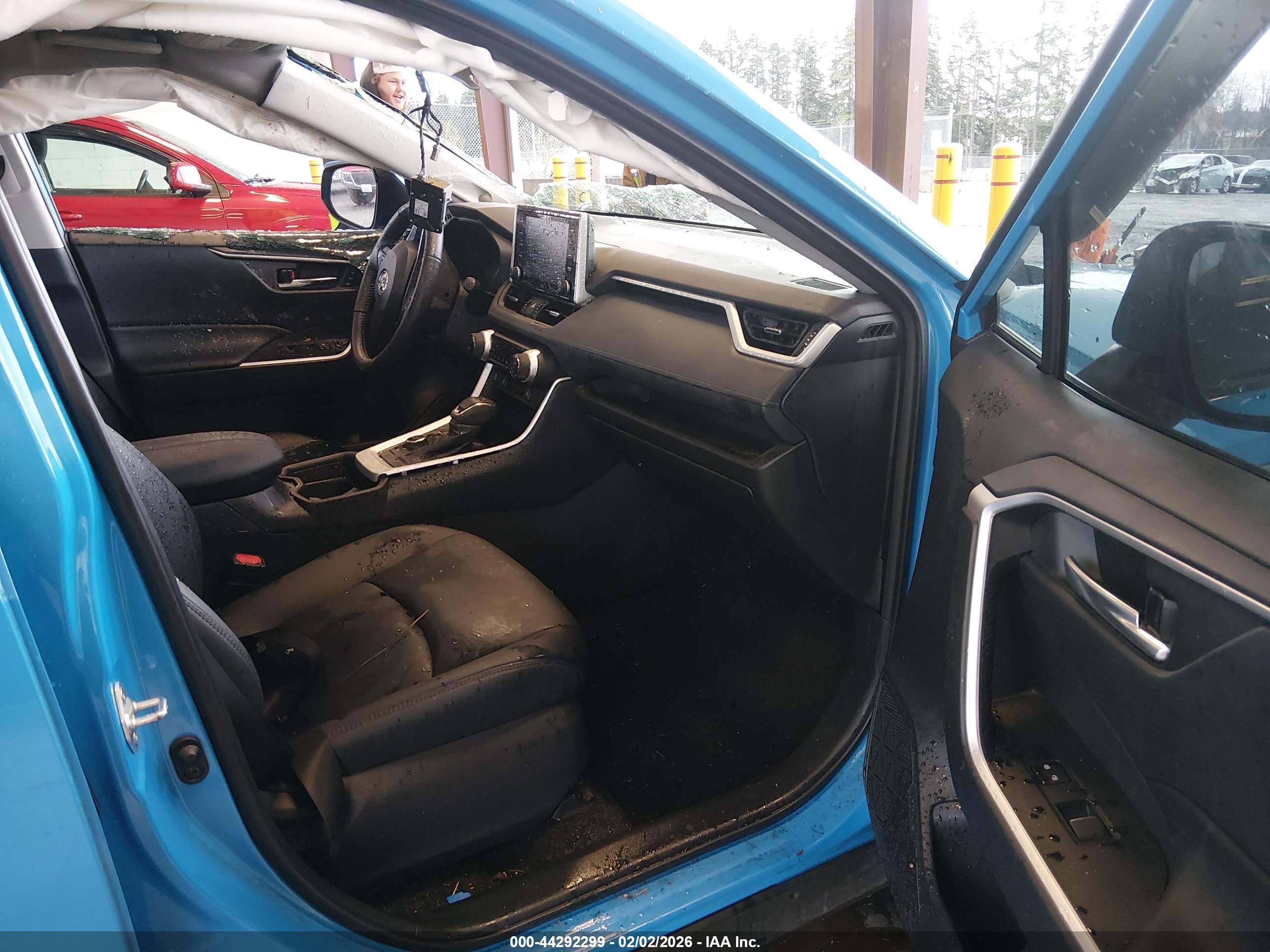 TOYOTA RAV4 image 5