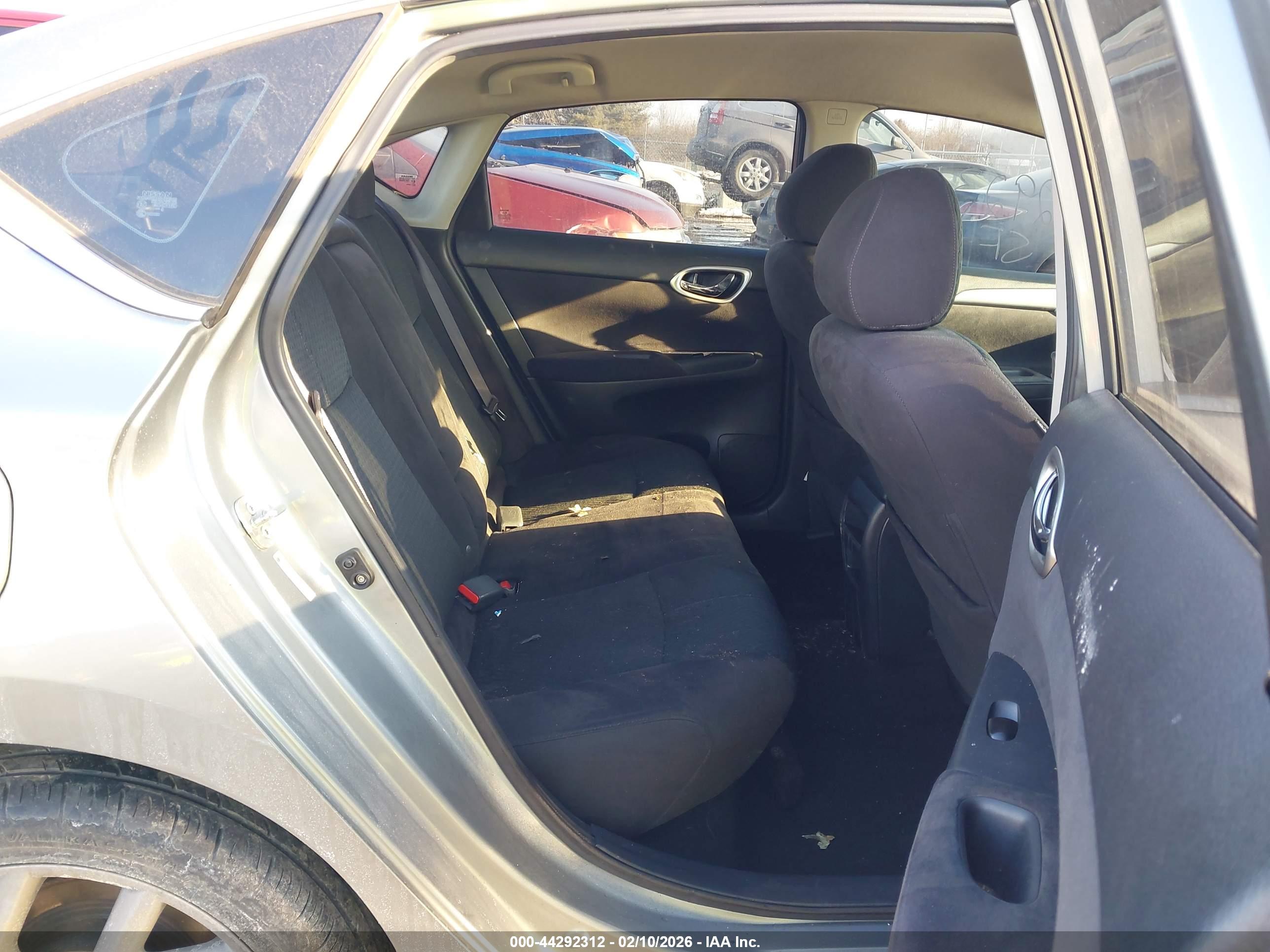 NISSAN SENTRA image 8