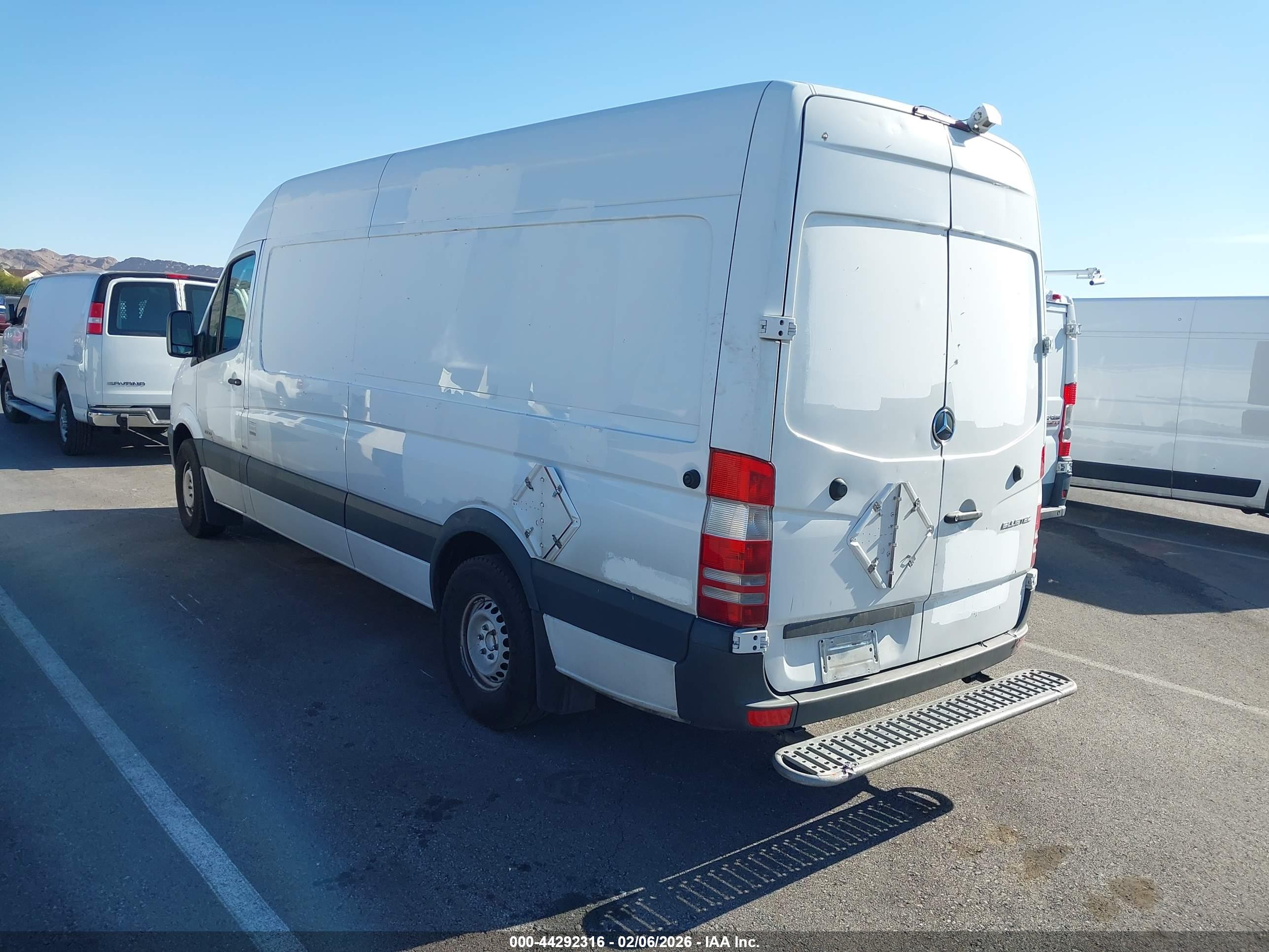 MERCEDES-BENZ SPRINTER image 3