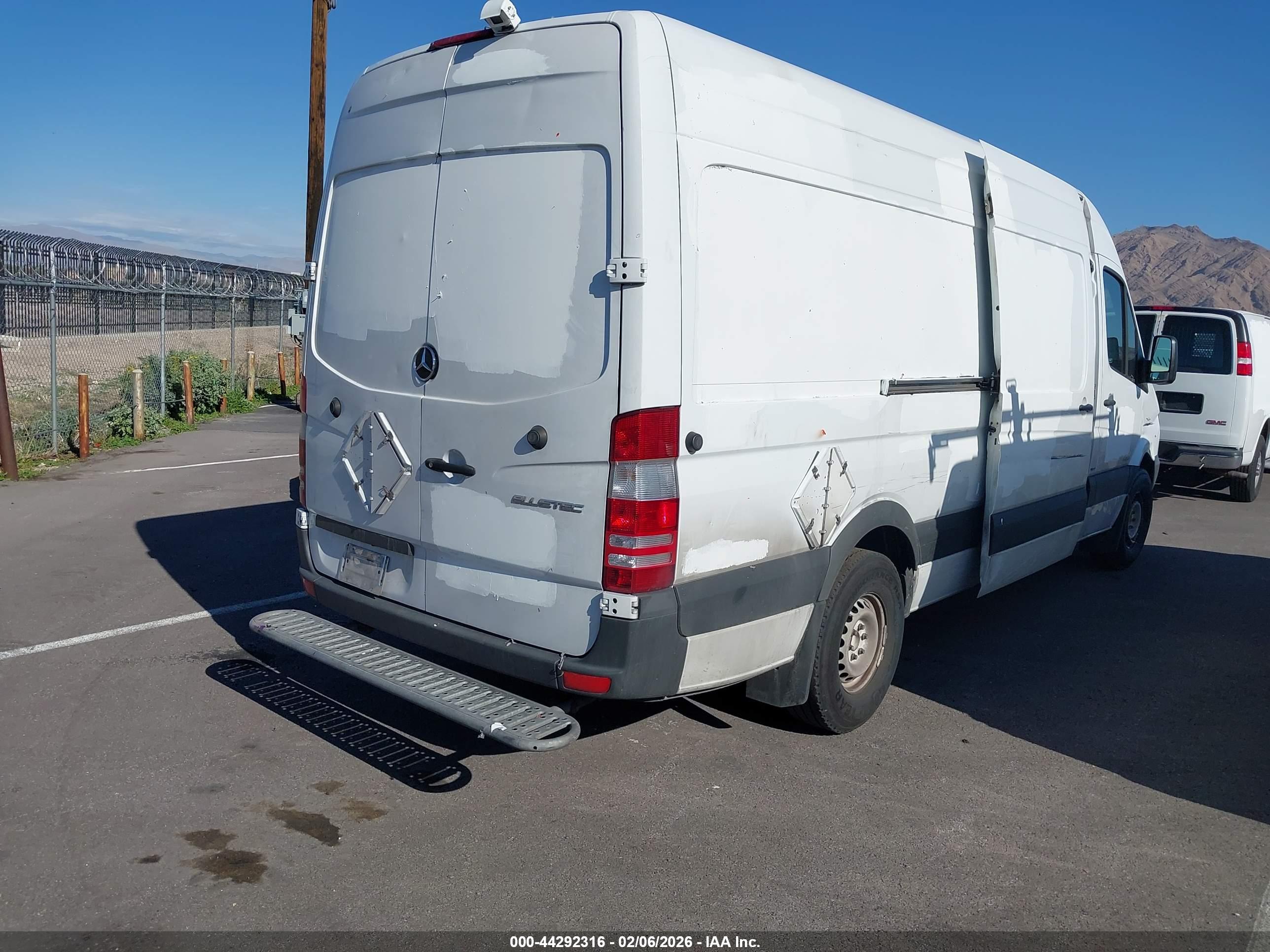 MERCEDES-BENZ SPRINTER image 4