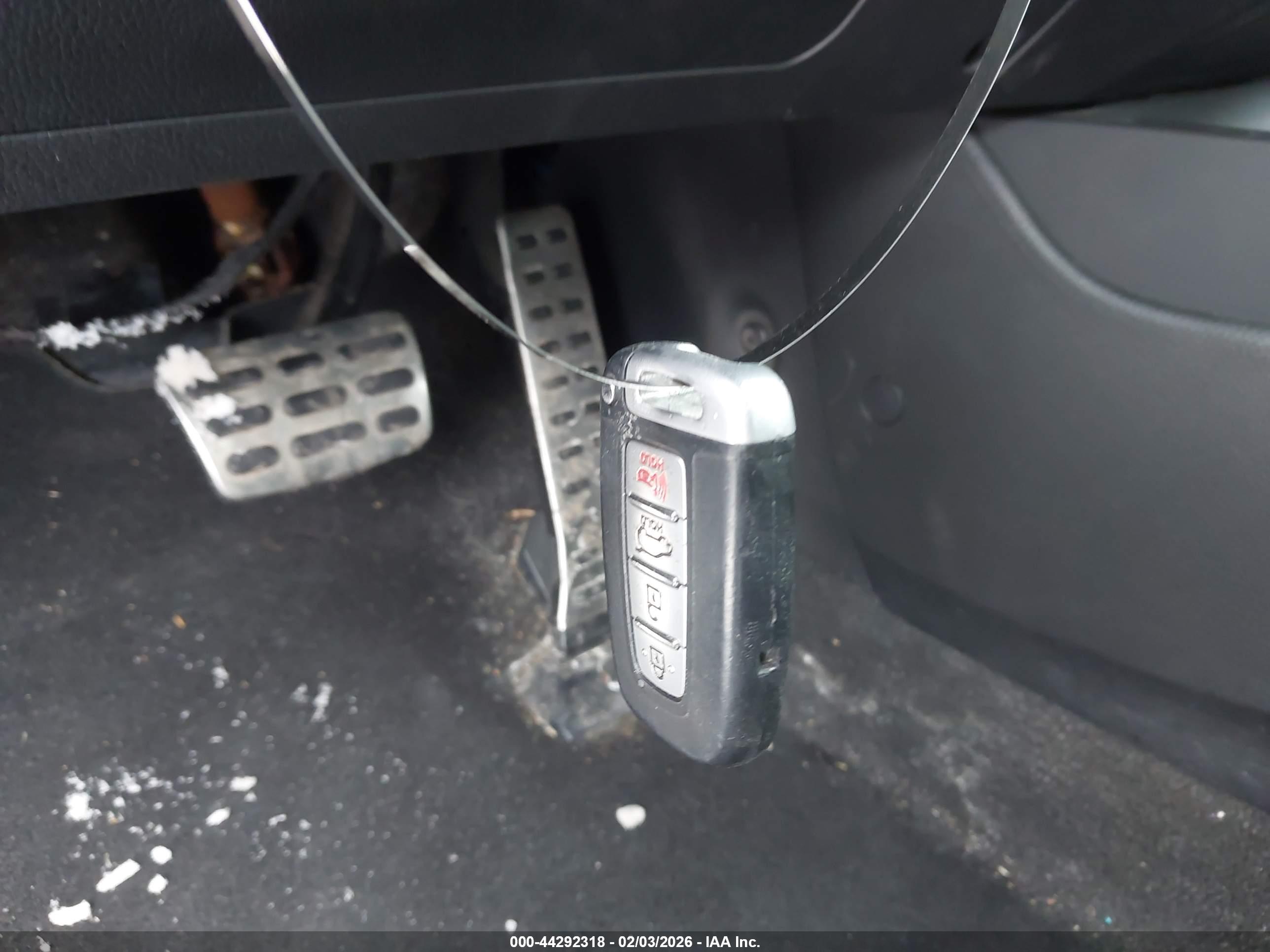 HYUNDAI ELANTRA image 11