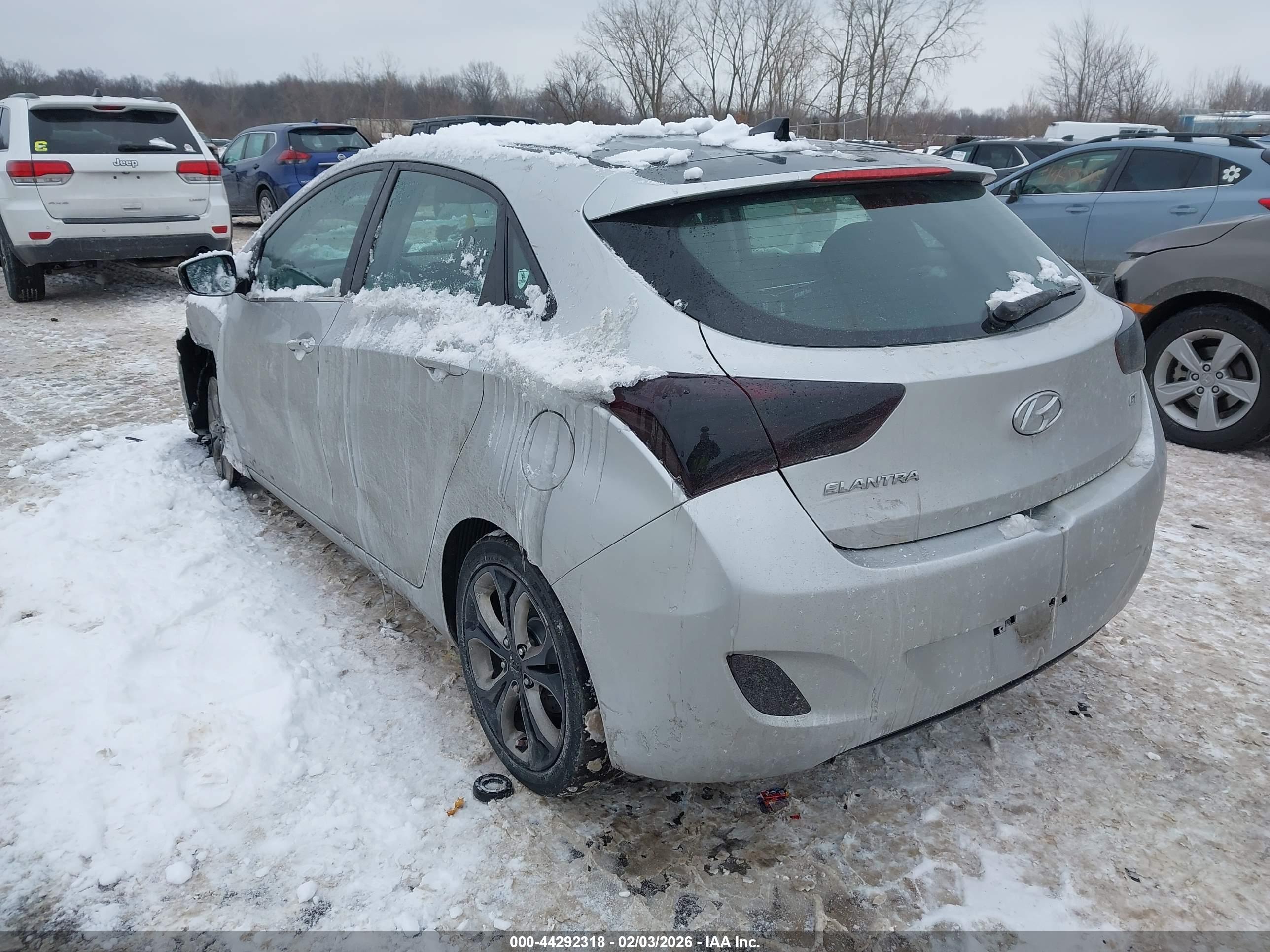HYUNDAI ELANTRA image 3