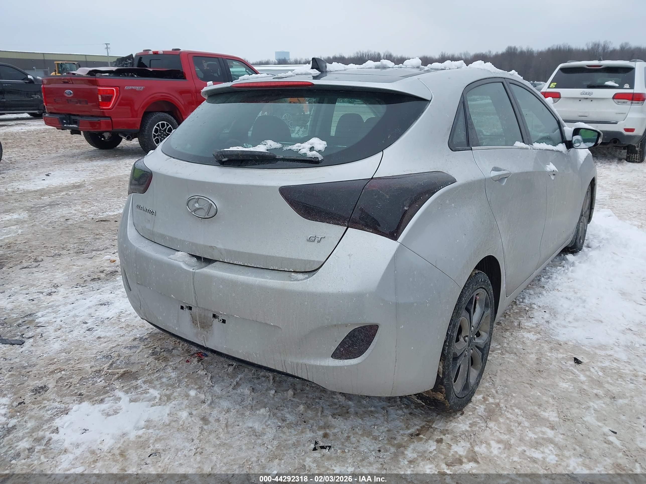 HYUNDAI ELANTRA image 4