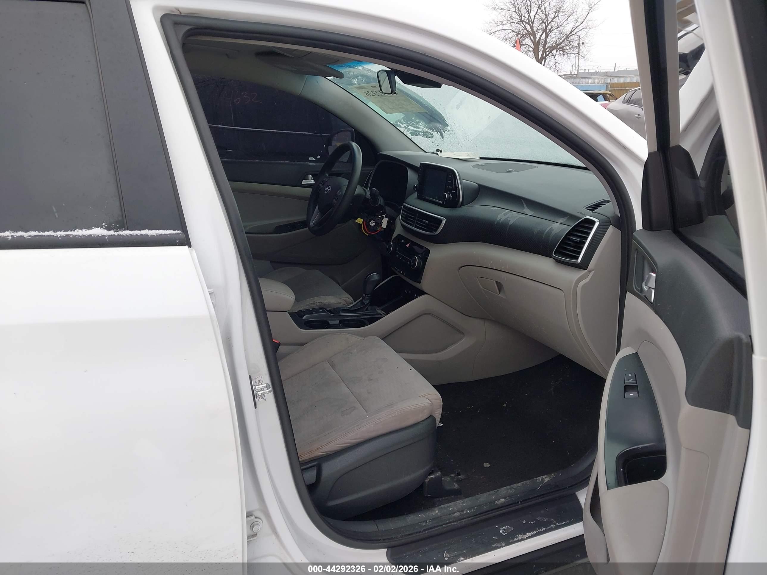 HYUNDAI TUCSON image 5