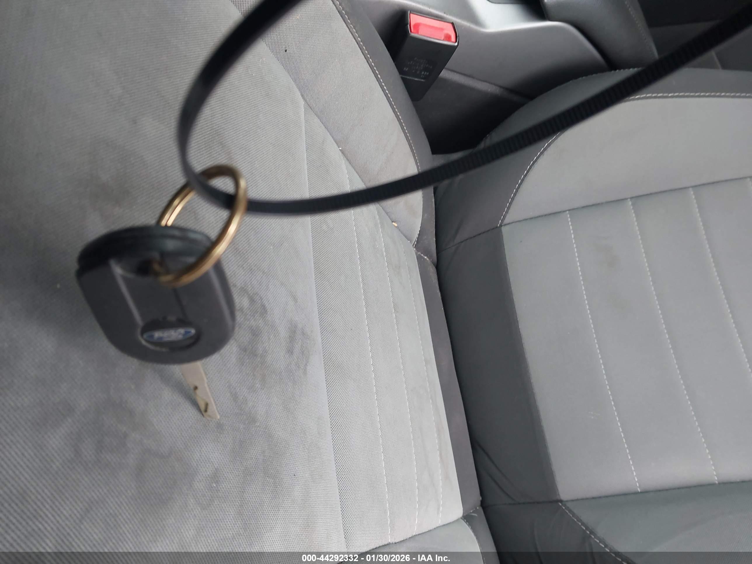 FORD ESCAPE image 11
