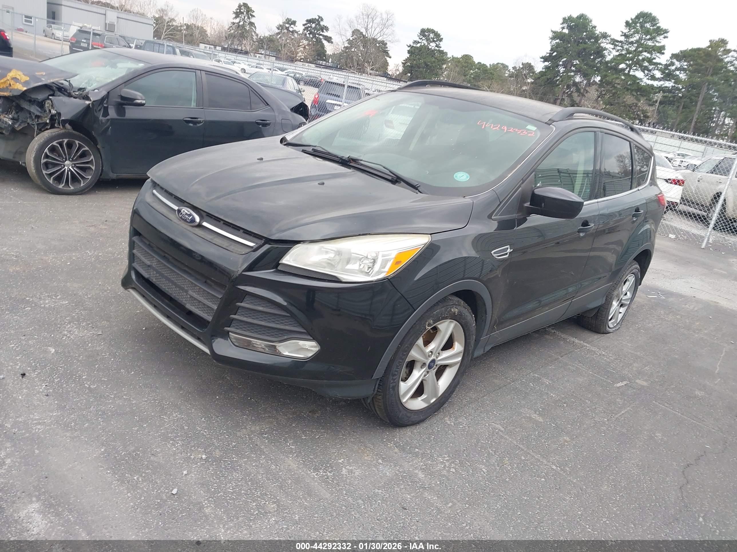 FORD ESCAPE image 2