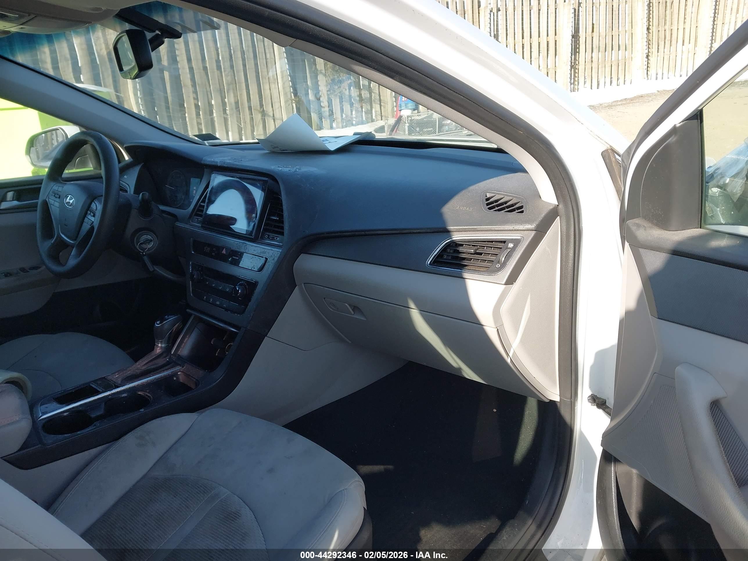 HYUNDAI SONATA image 5