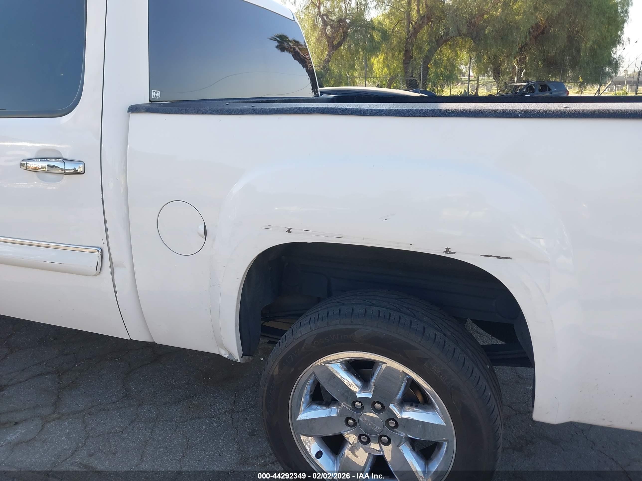 GMC SIERRA image 6