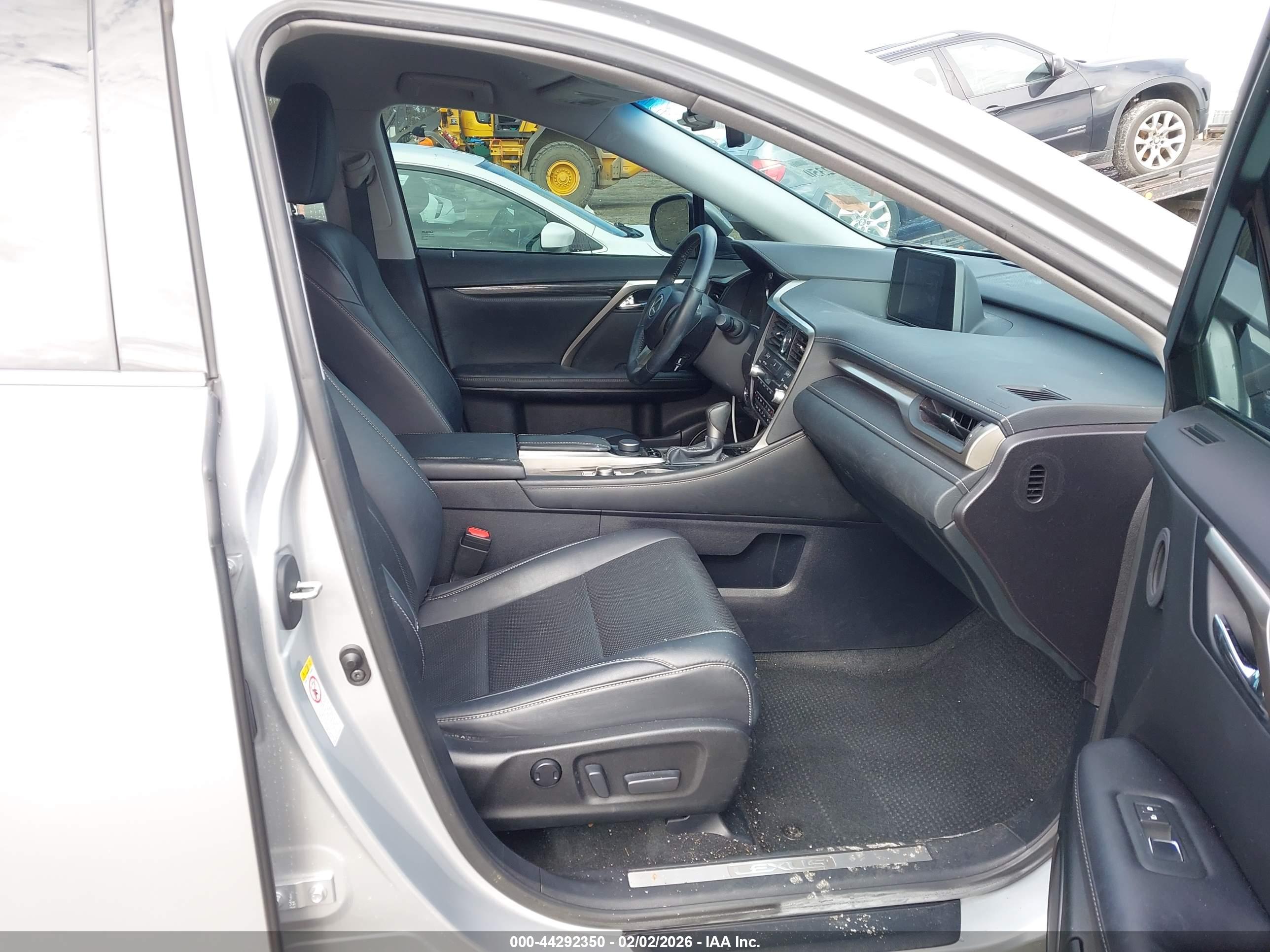 LEXUS RX image 5