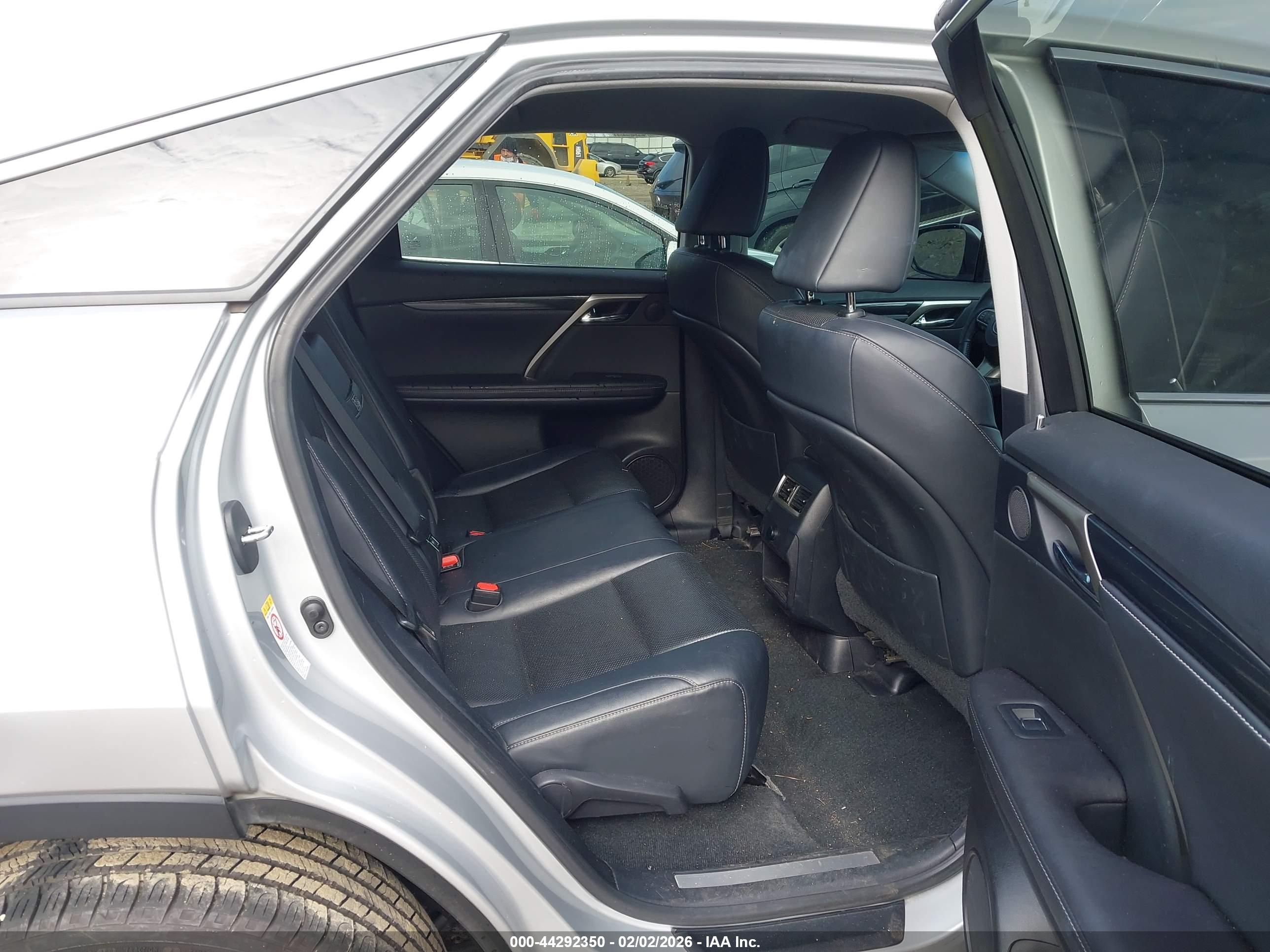 LEXUS RX image 8