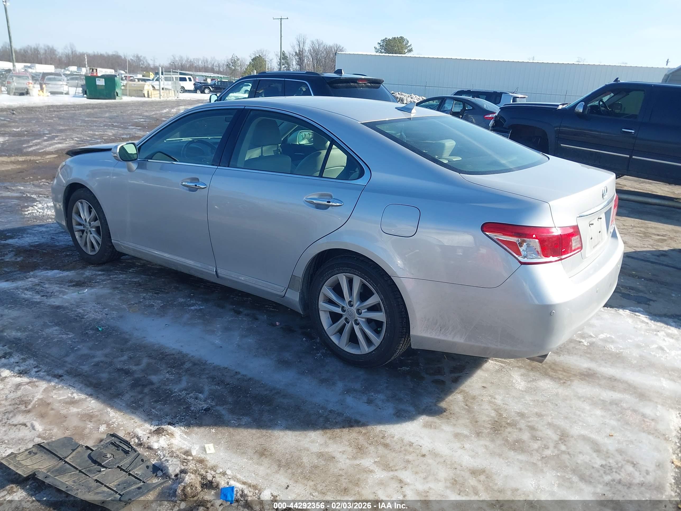 LEXUS ES image 3