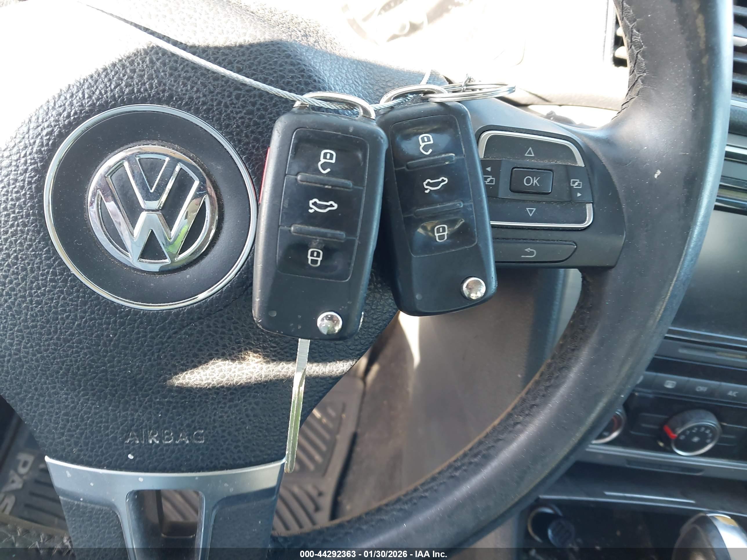 VOLKSWAGEN PASSAT image 11