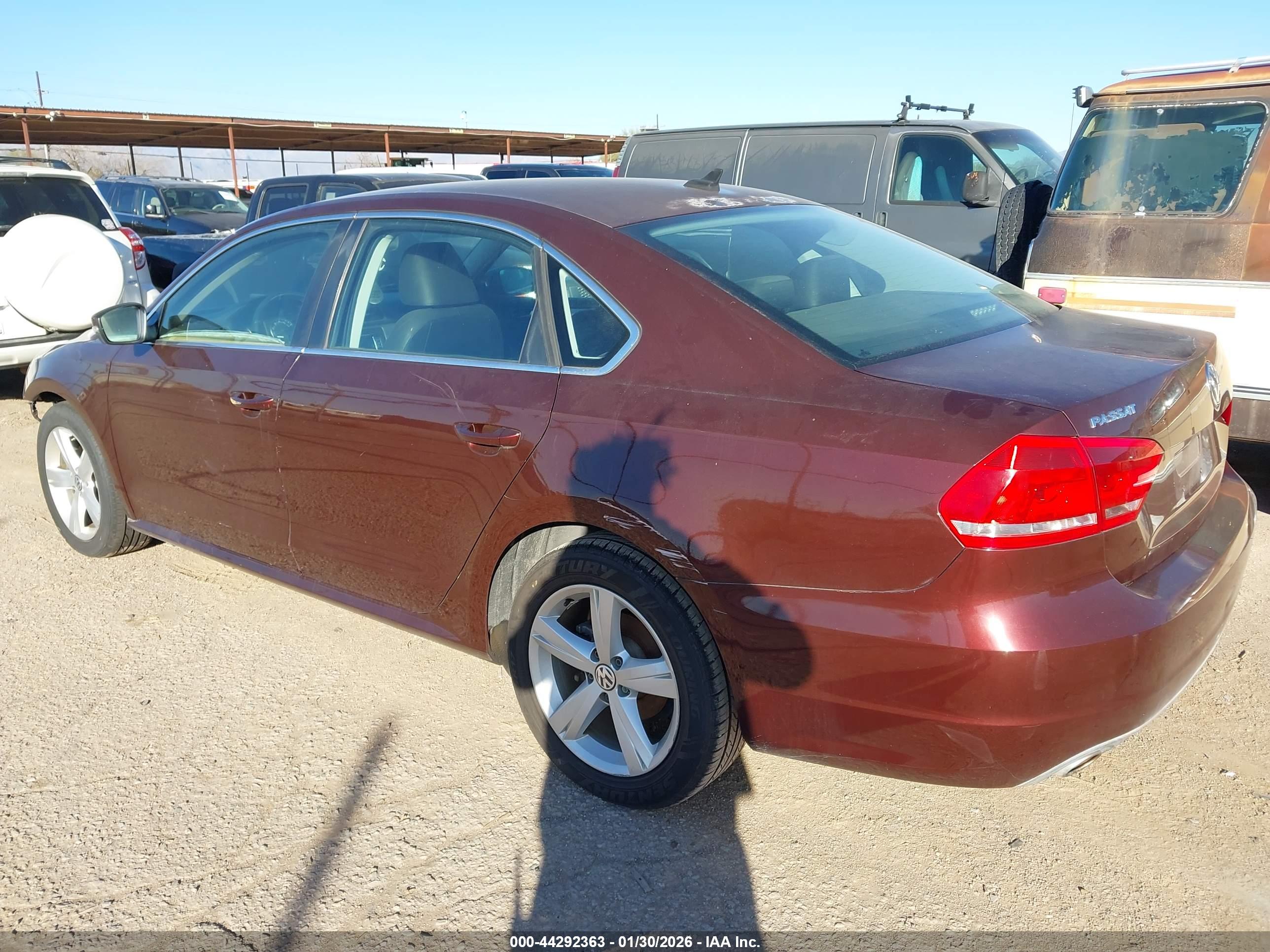 VOLKSWAGEN PASSAT image 3