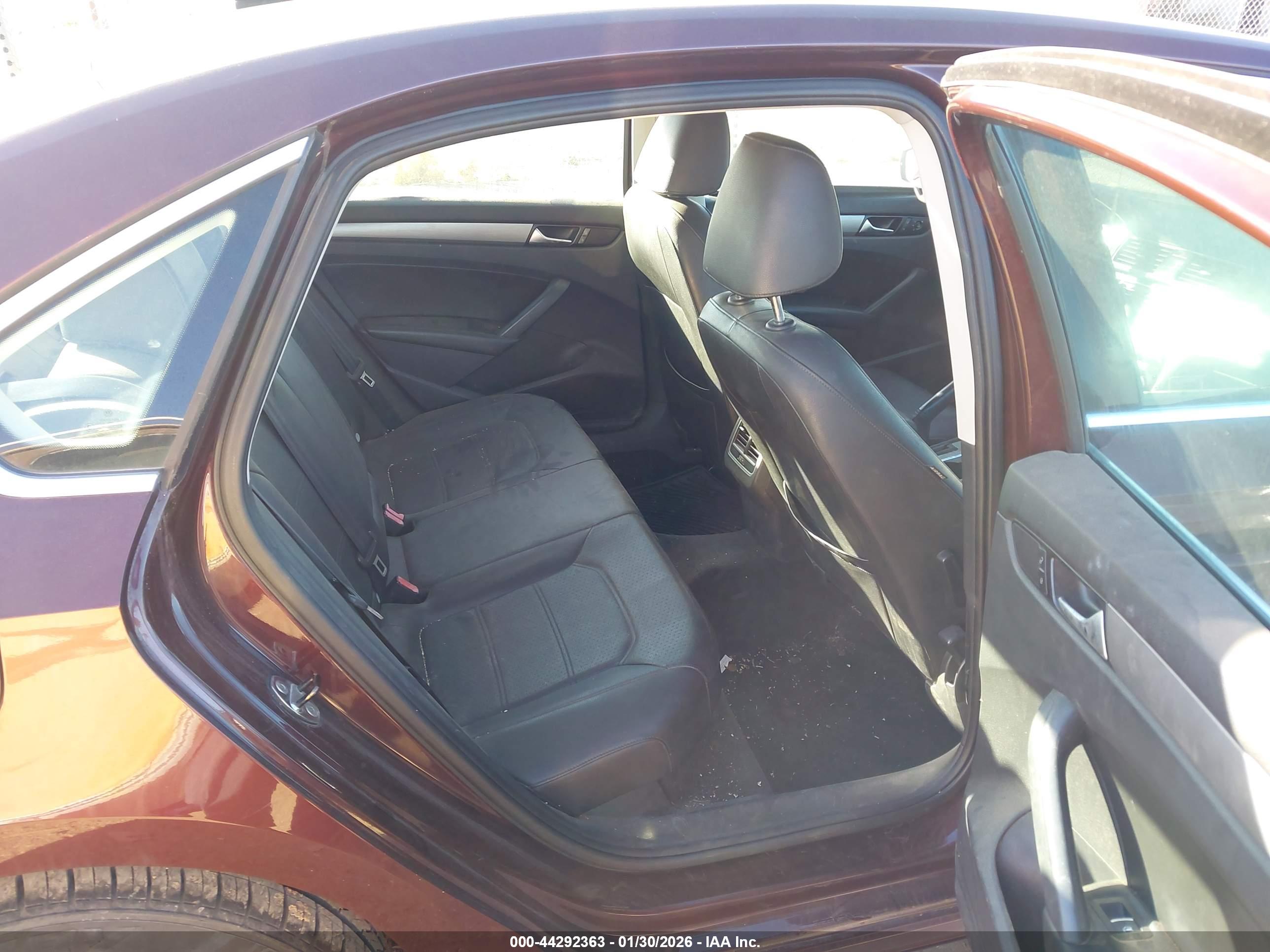VOLKSWAGEN PASSAT image 8