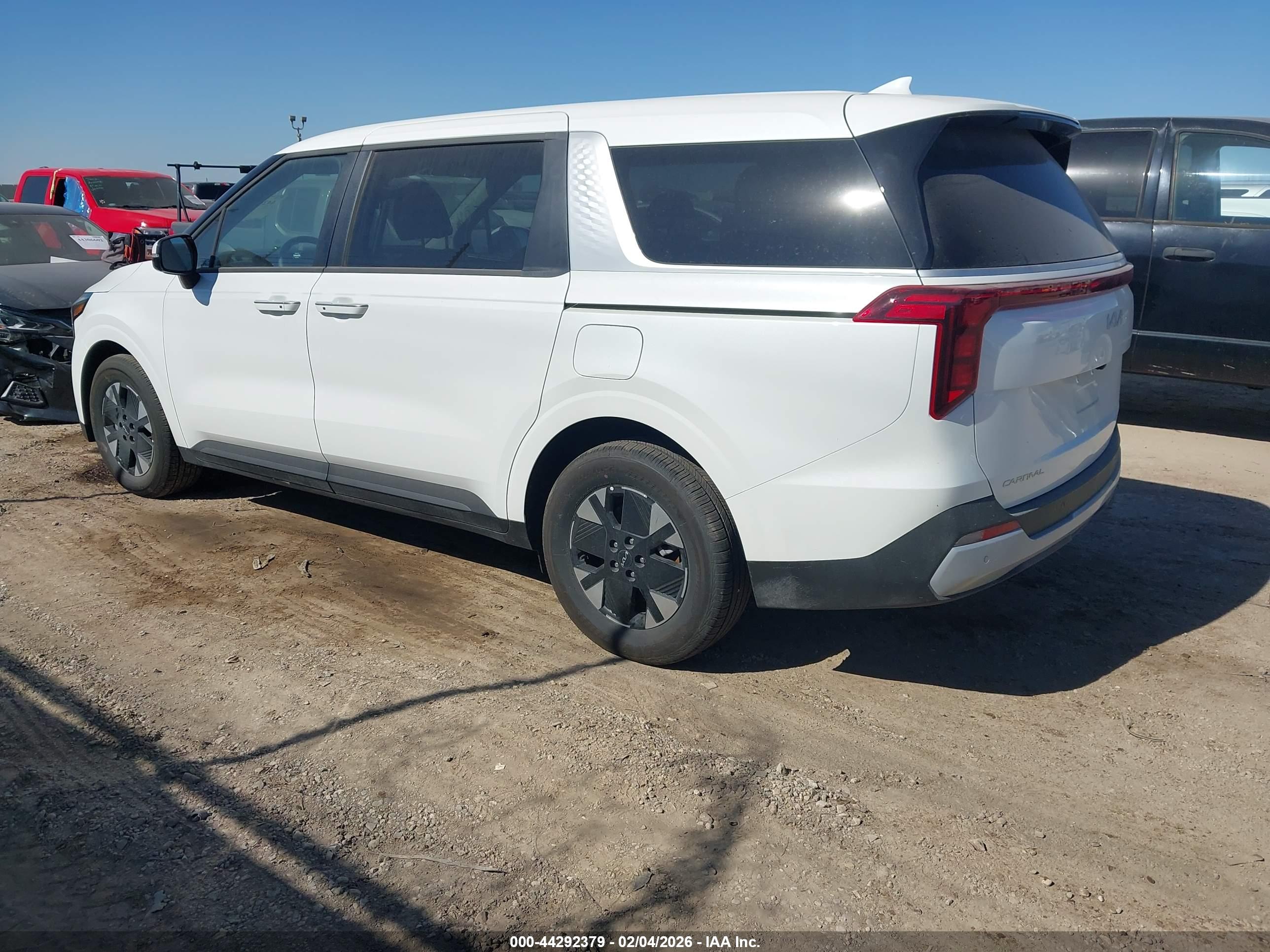 KIA CARNIVAL image 3