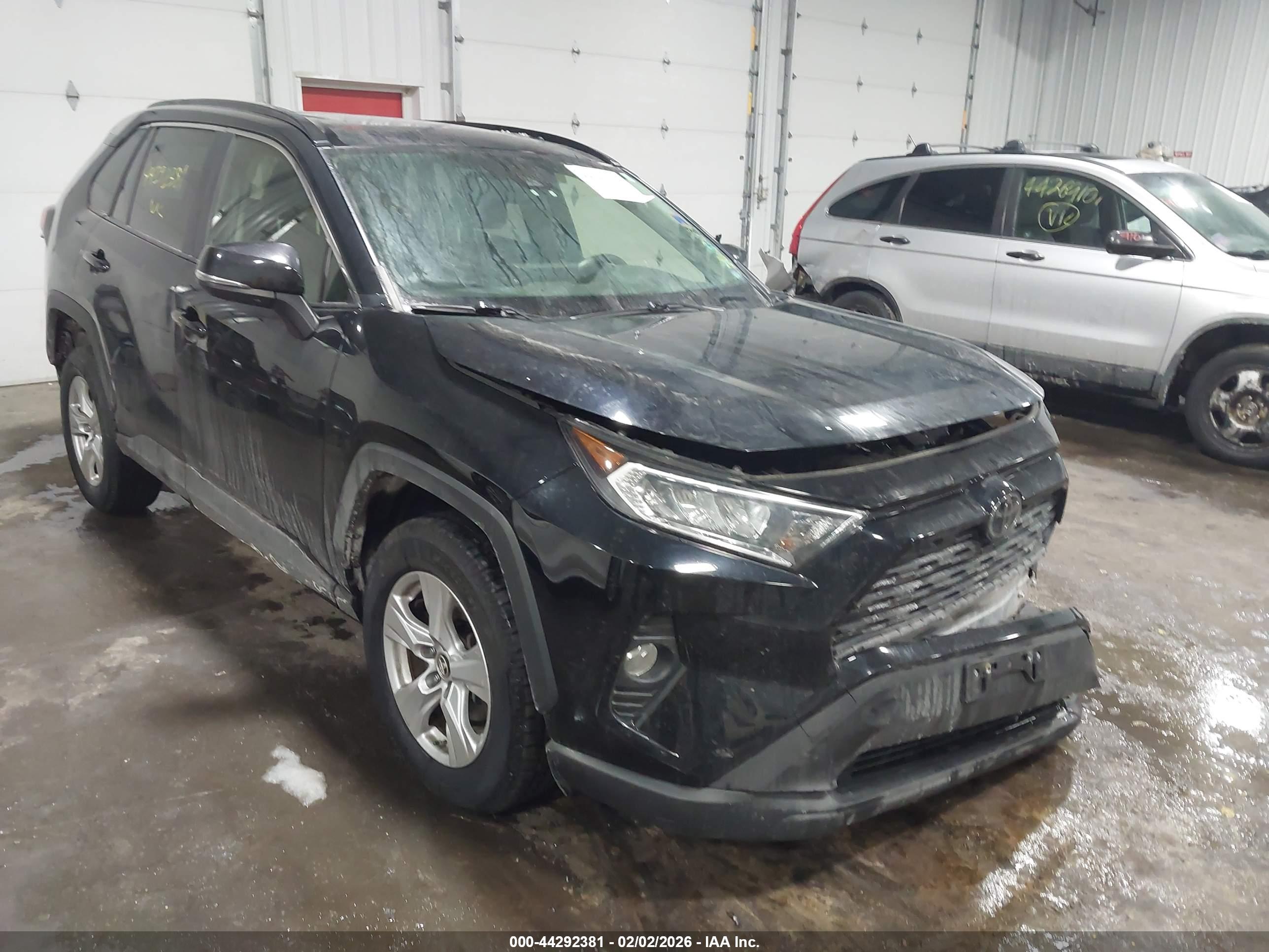 TOYOTA RAV4 image 6