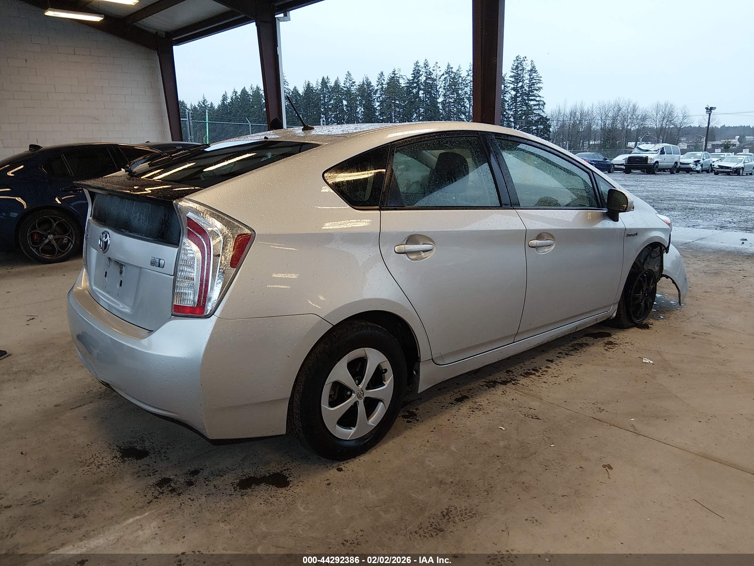 TOYOTA PRIUS image 4