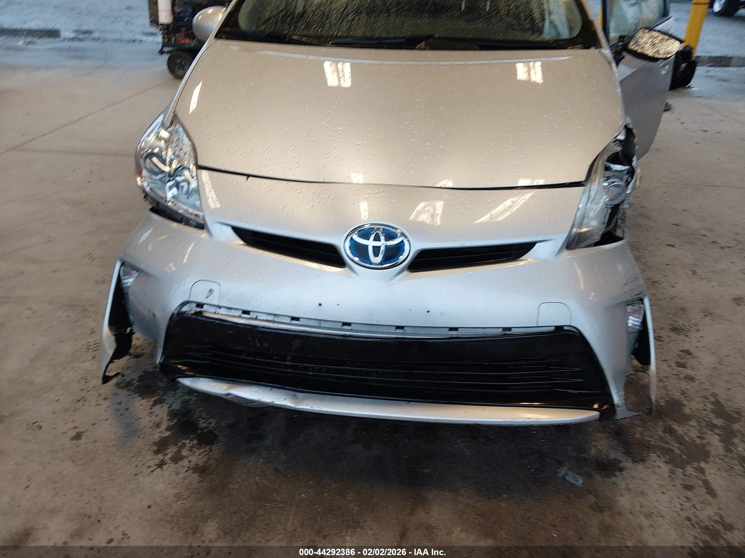 TOYOTA PRIUS image 6