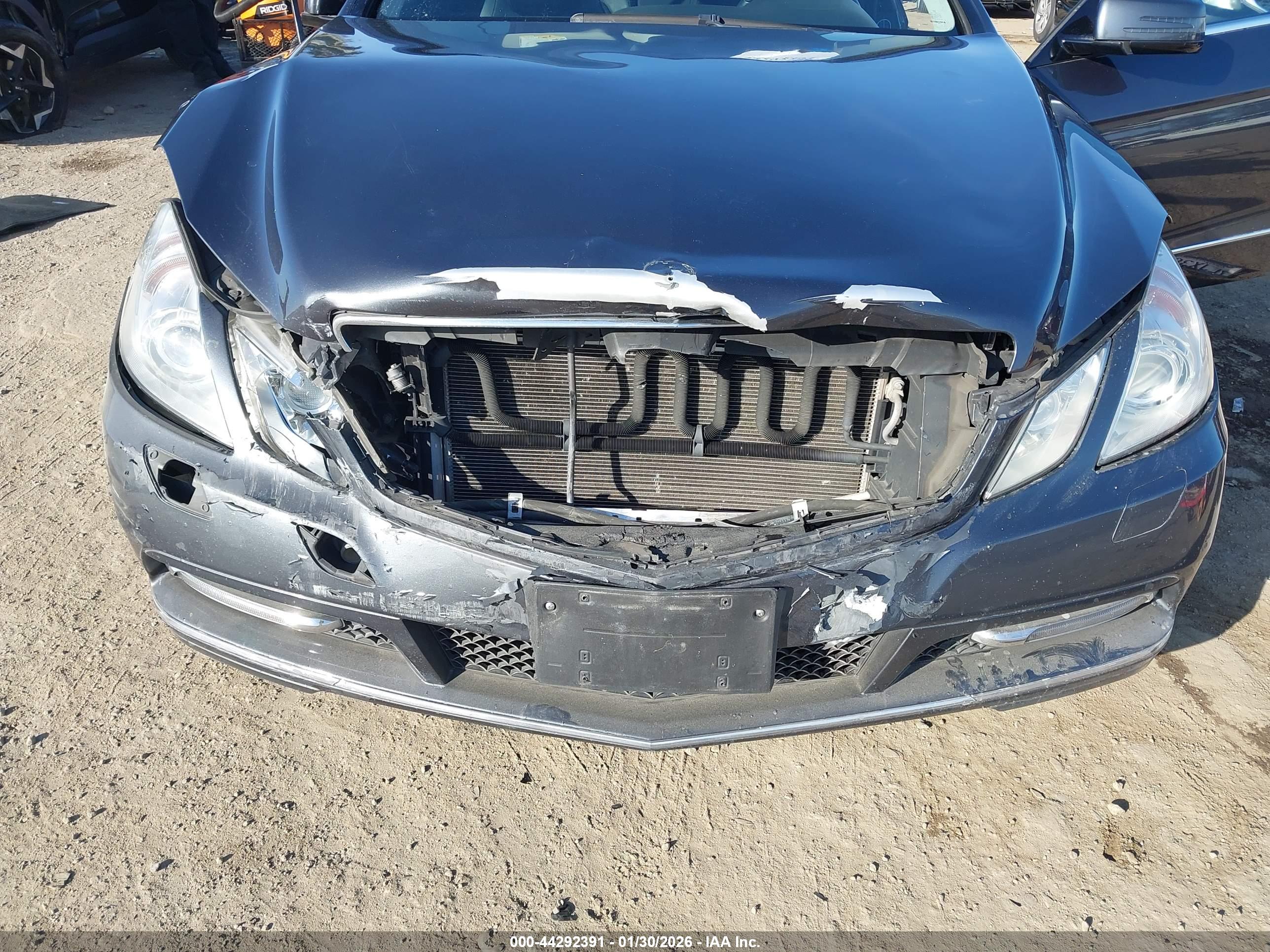 MERCEDES-BENZ E image 6