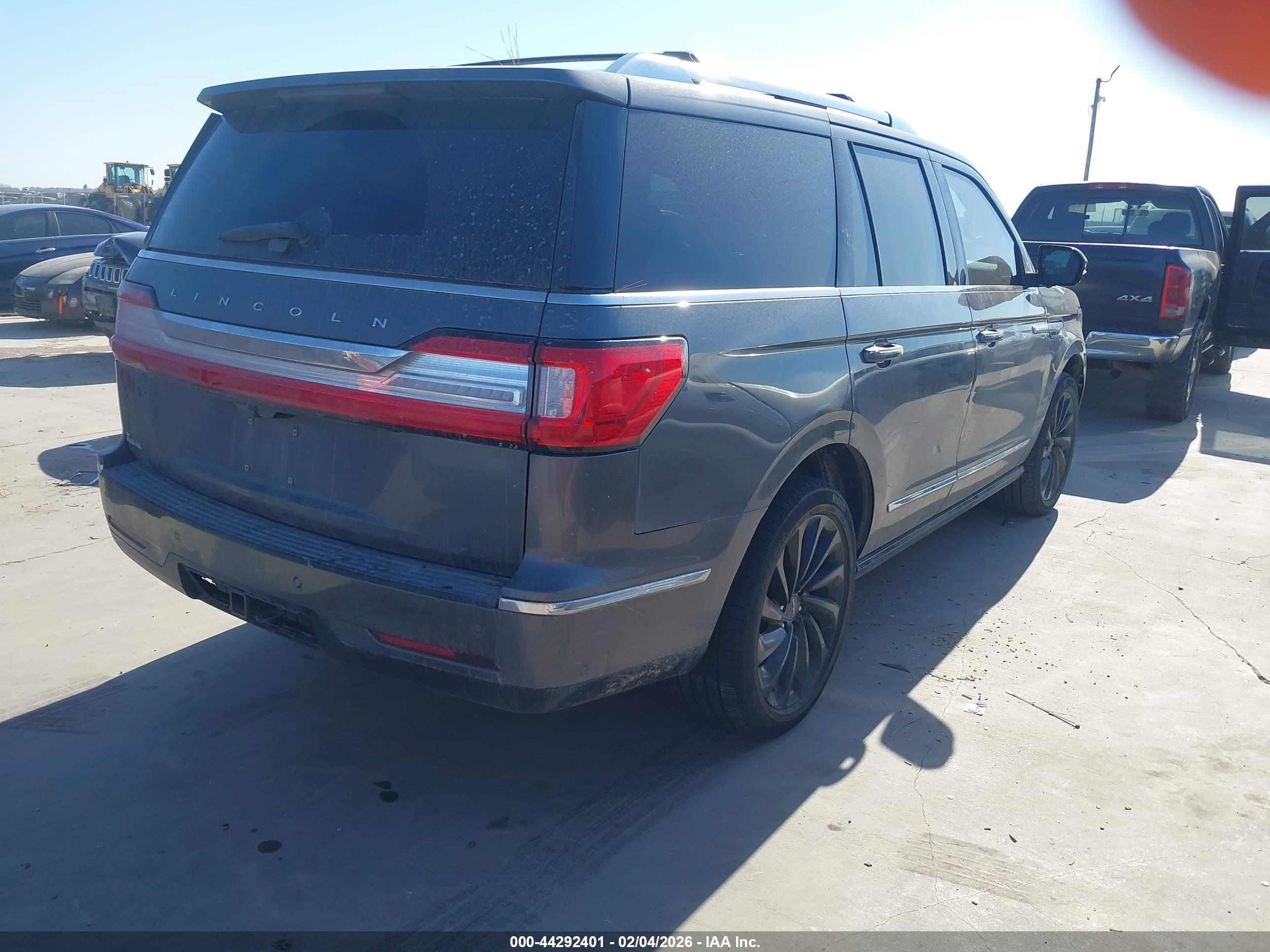 LINCOLN NAVIGATOR image 4