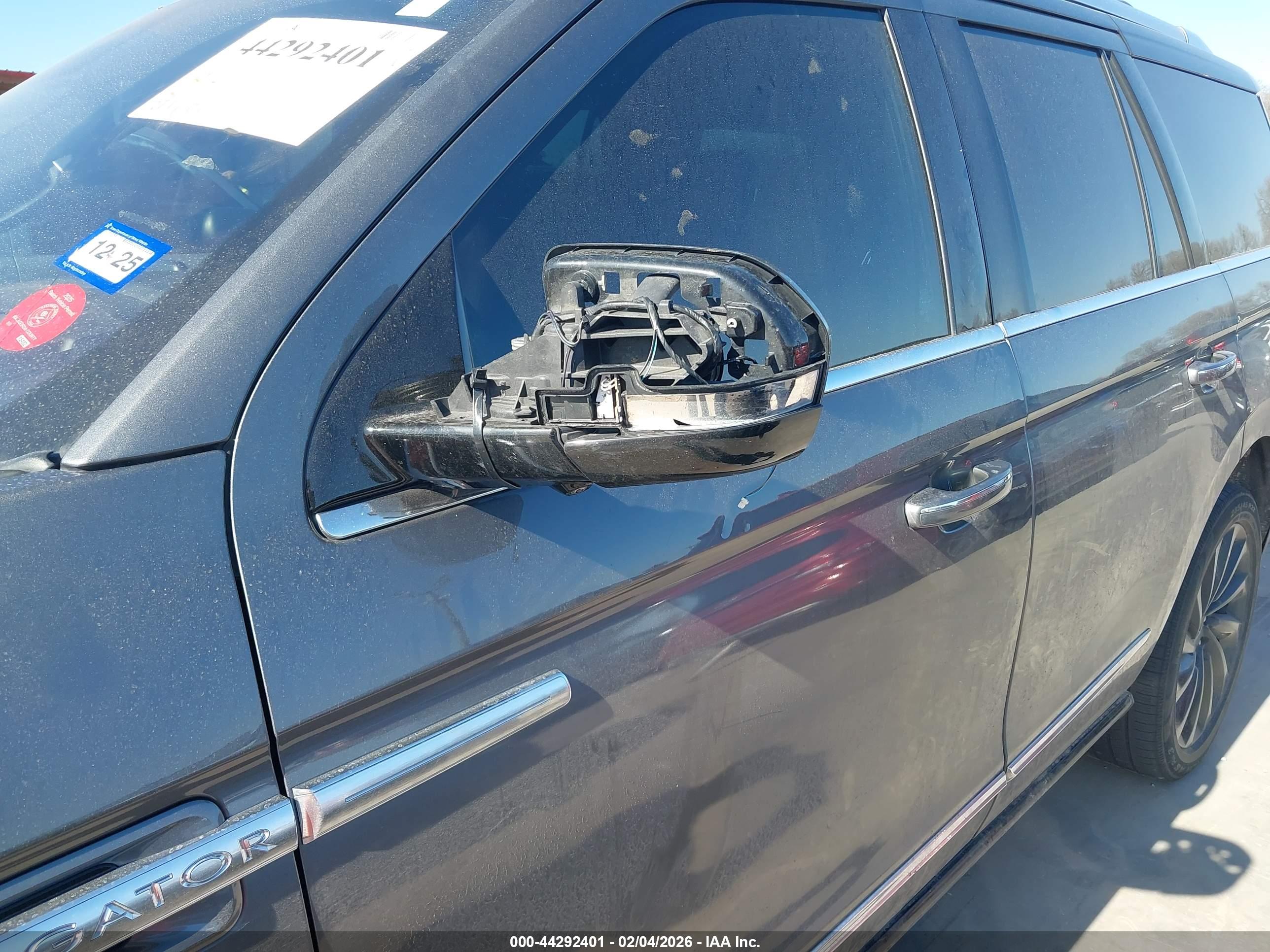 LINCOLN NAVIGATOR image 6