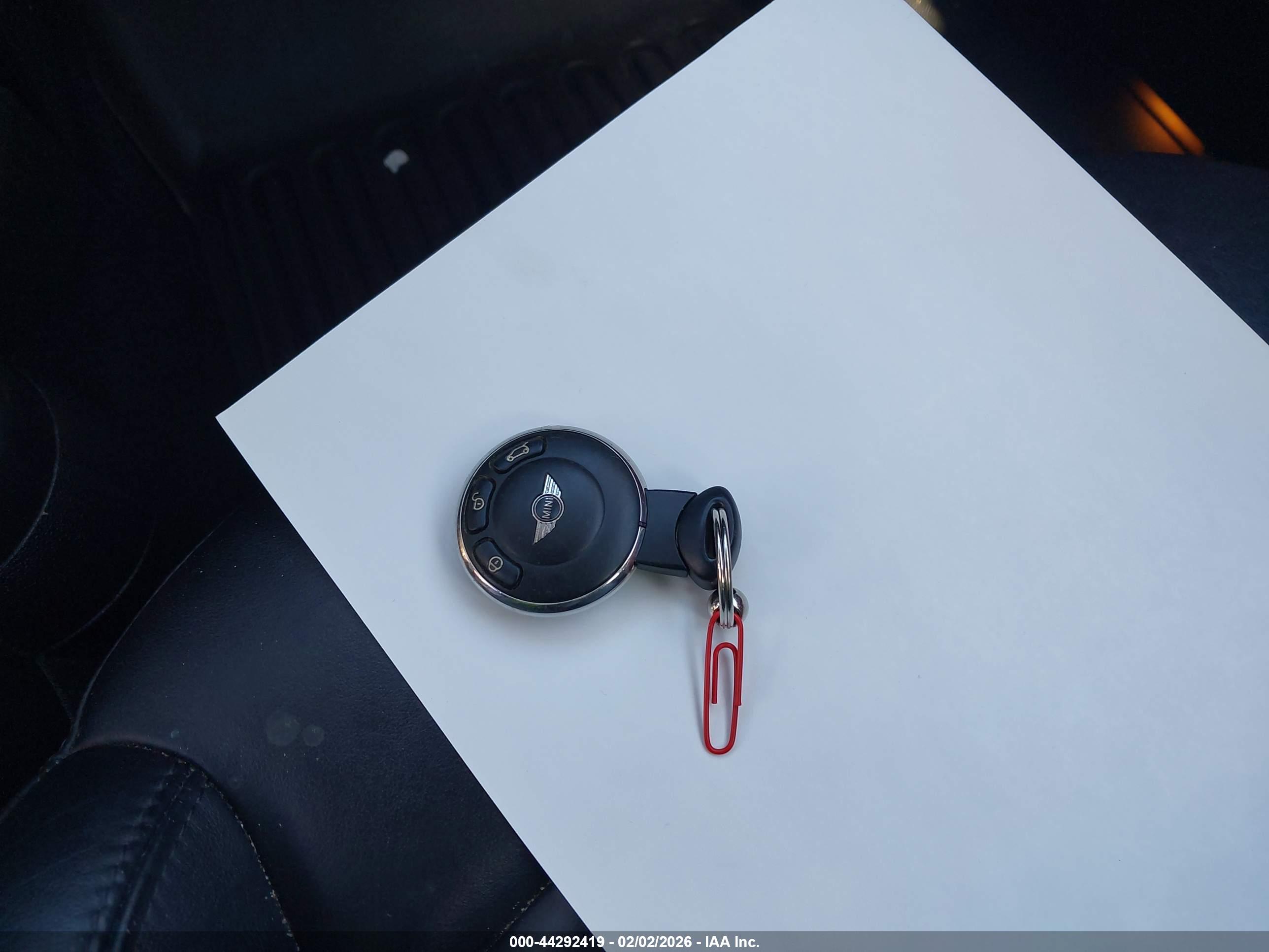 MINI COUNTRYMAN image 11