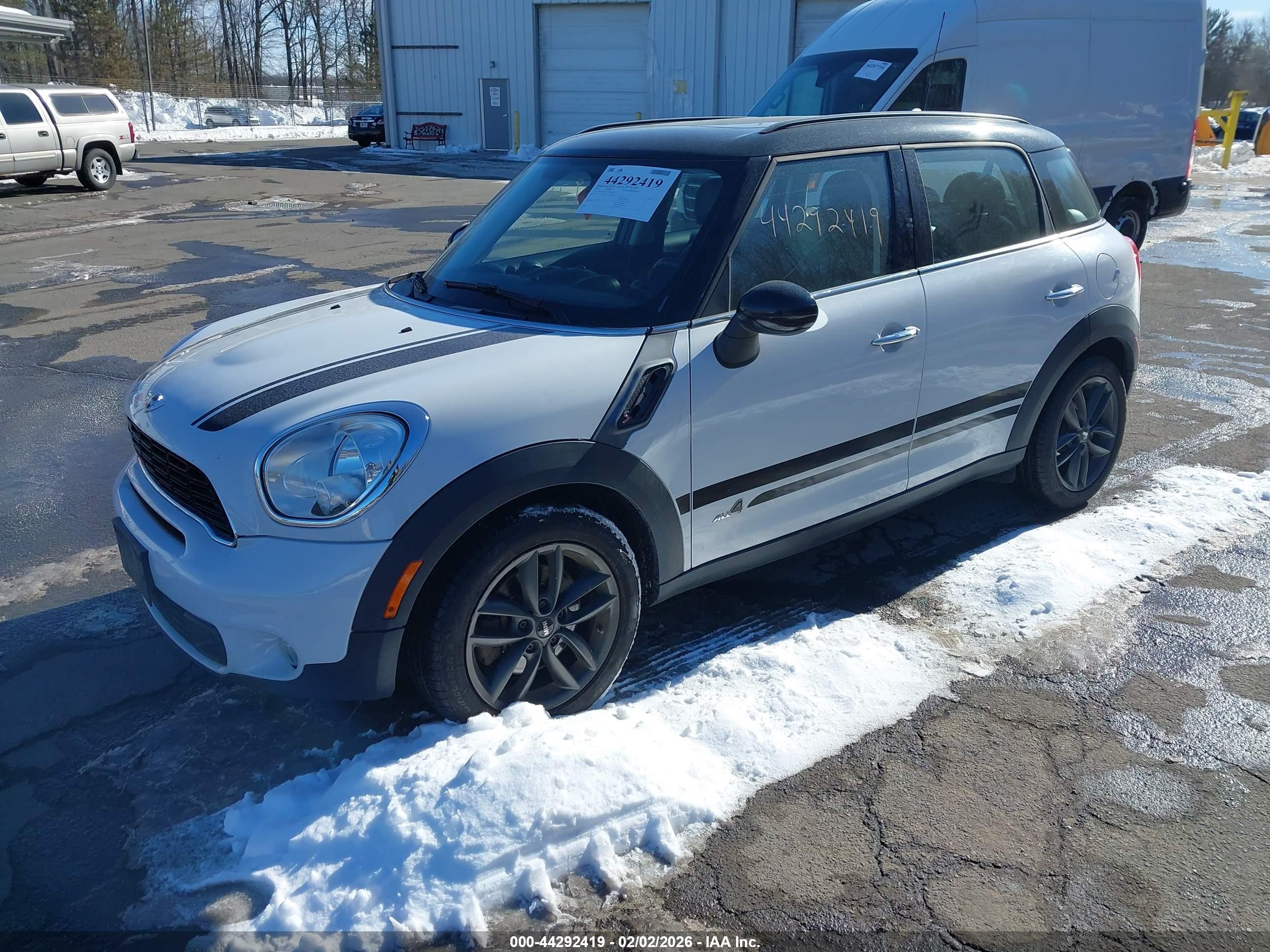 MINI COUNTRYMAN image 2