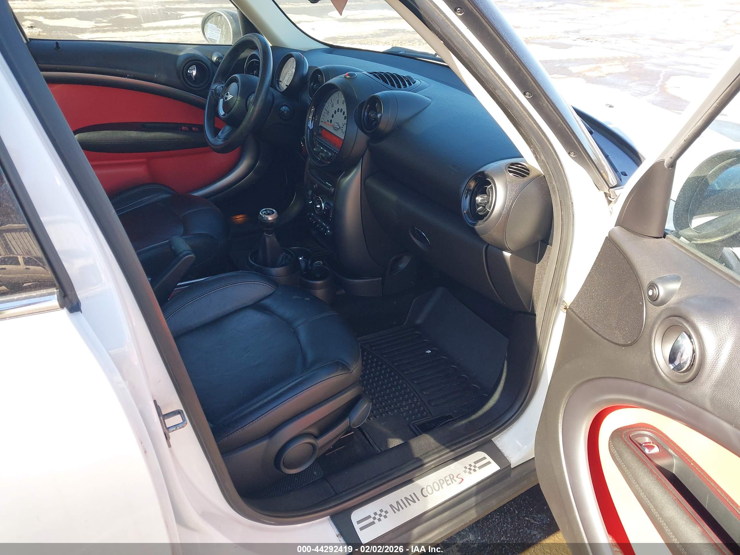 MINI COUNTRYMAN image 5