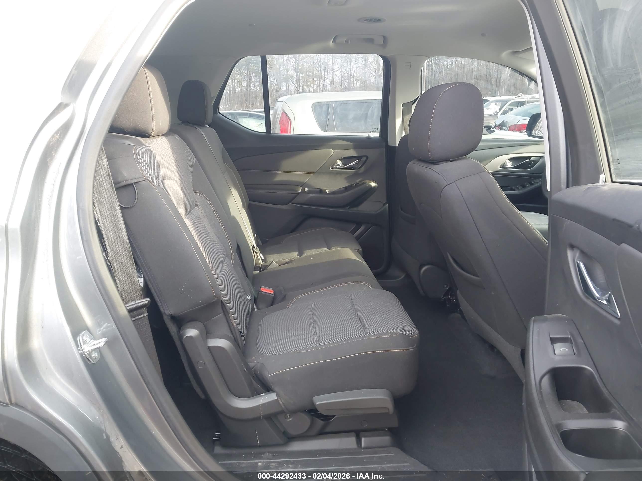 CHEVROLET TRAVERSE image 8