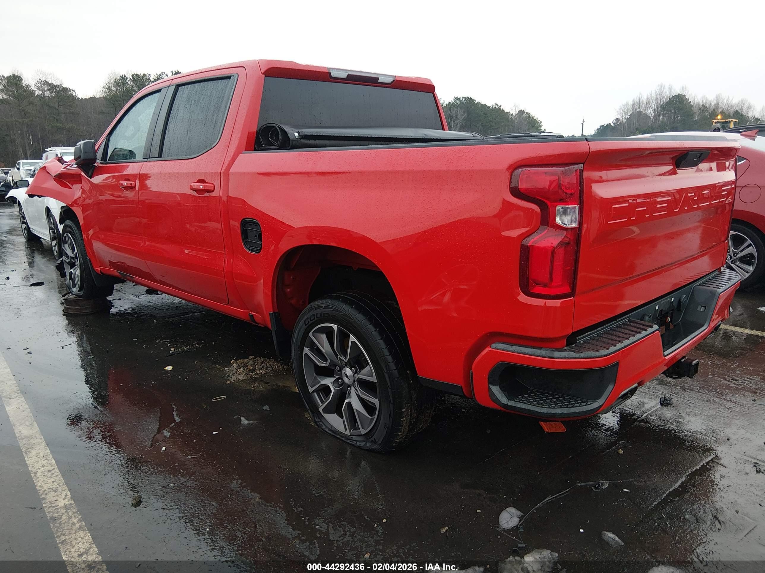 CHEVROLET SILVERADO image 3