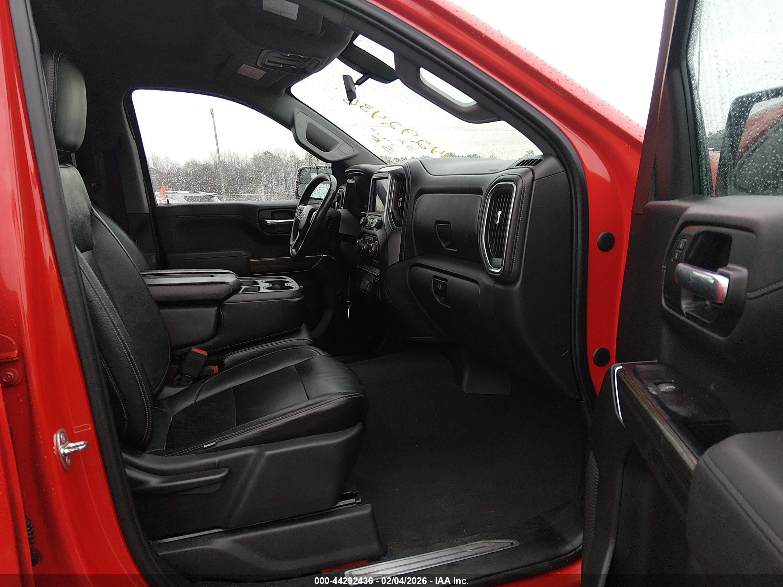 CHEVROLET SILVERADO image 5