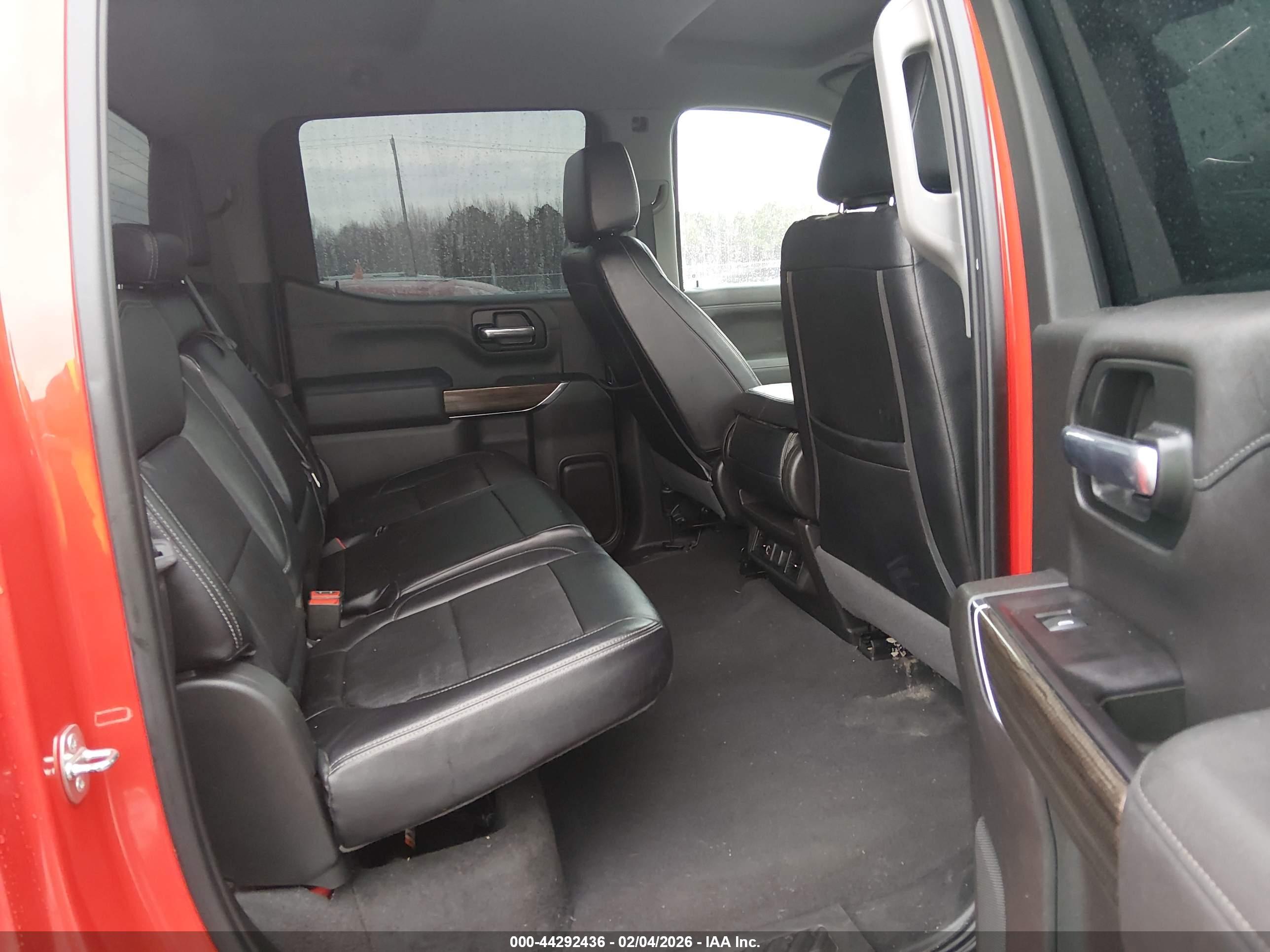 CHEVROLET SILVERADO image 8