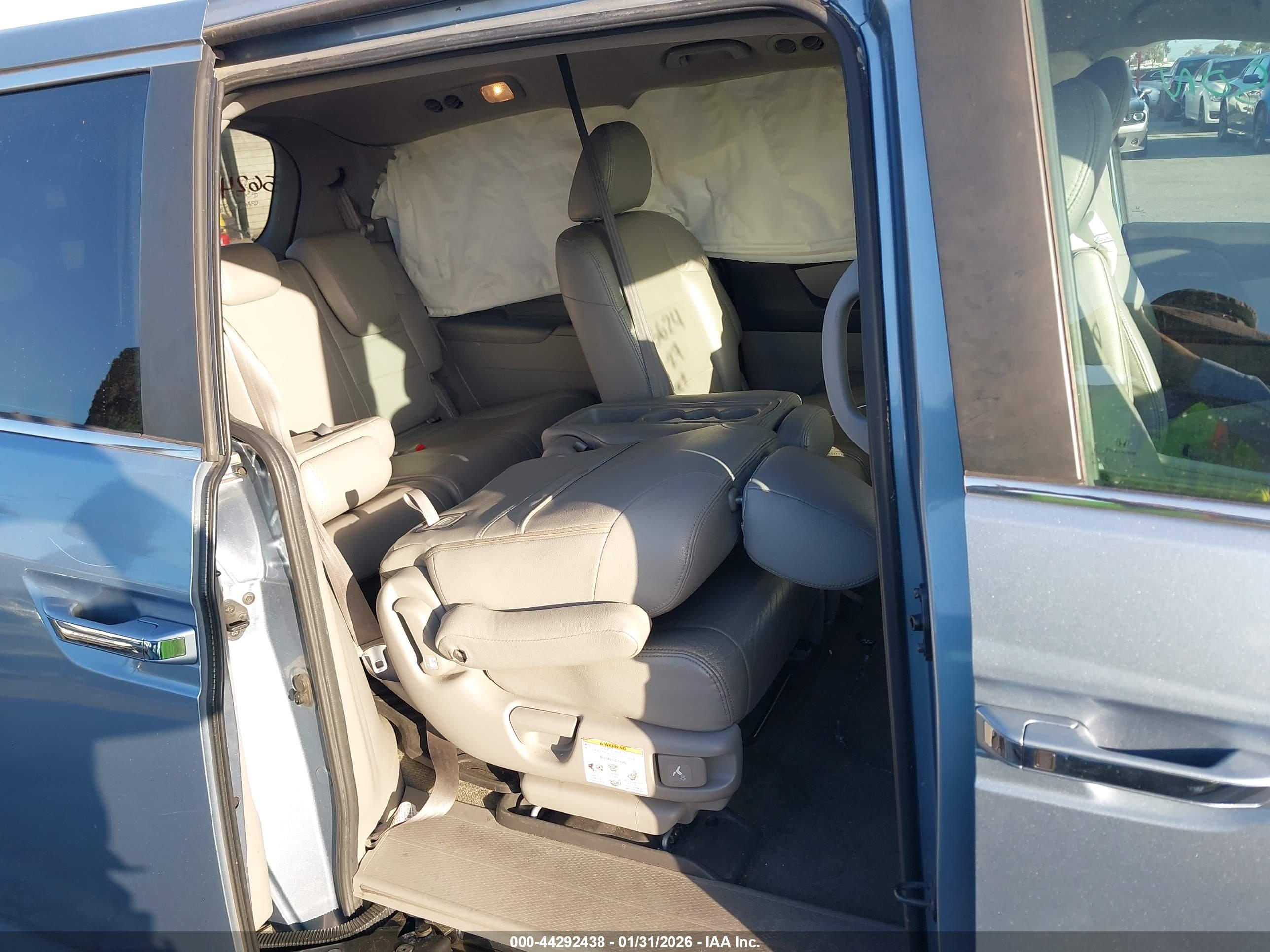 HONDA ODYSSEY image 8