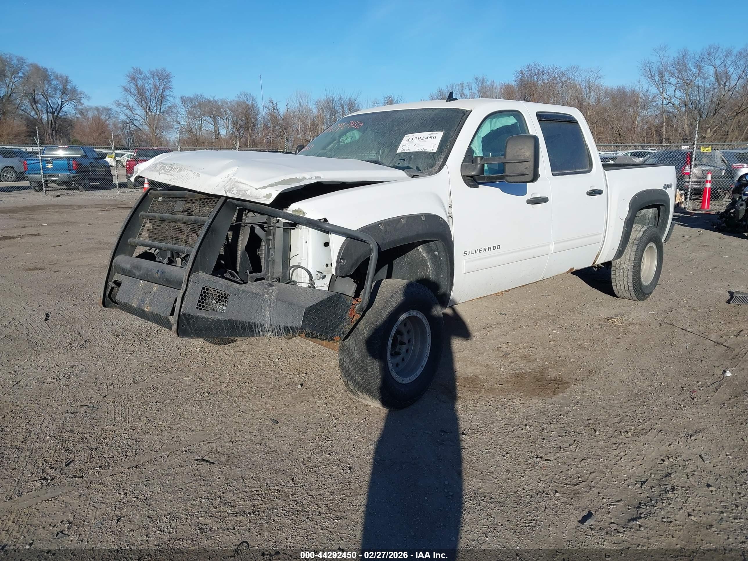 CHEVROLET SILVERADO image 2
