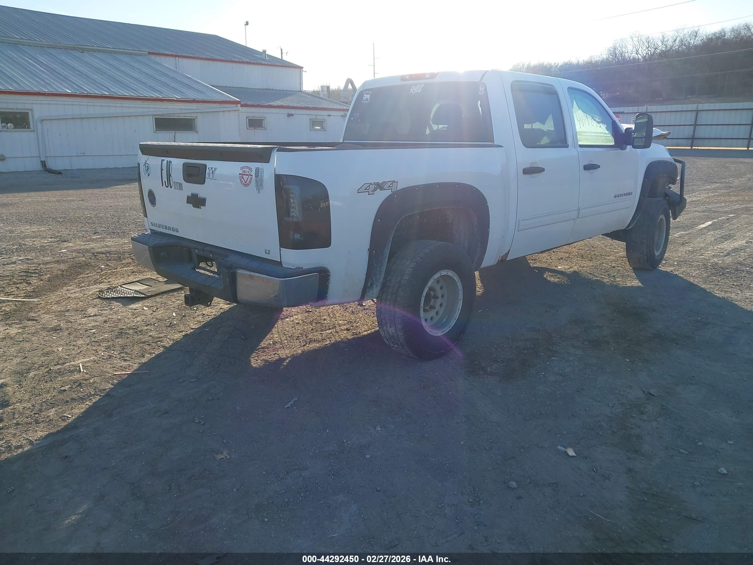 CHEVROLET SILVERADO image 4